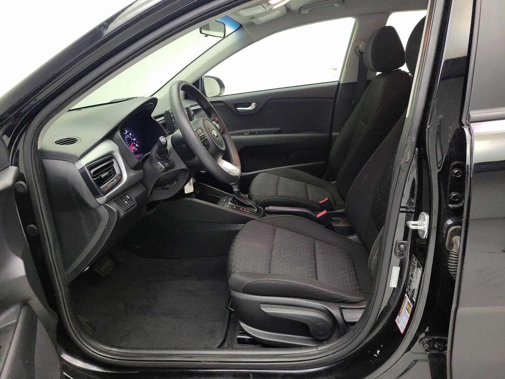 Thumbnail: 2020 Kia Rio - 11