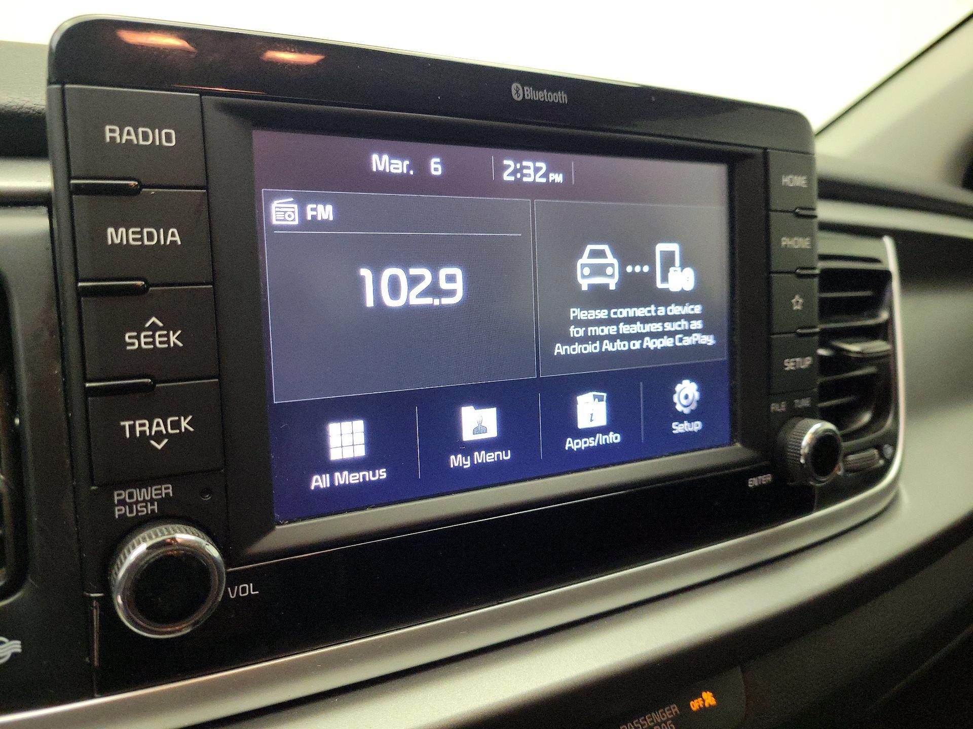 Thumbnail: 2020 Kia Rio - 15