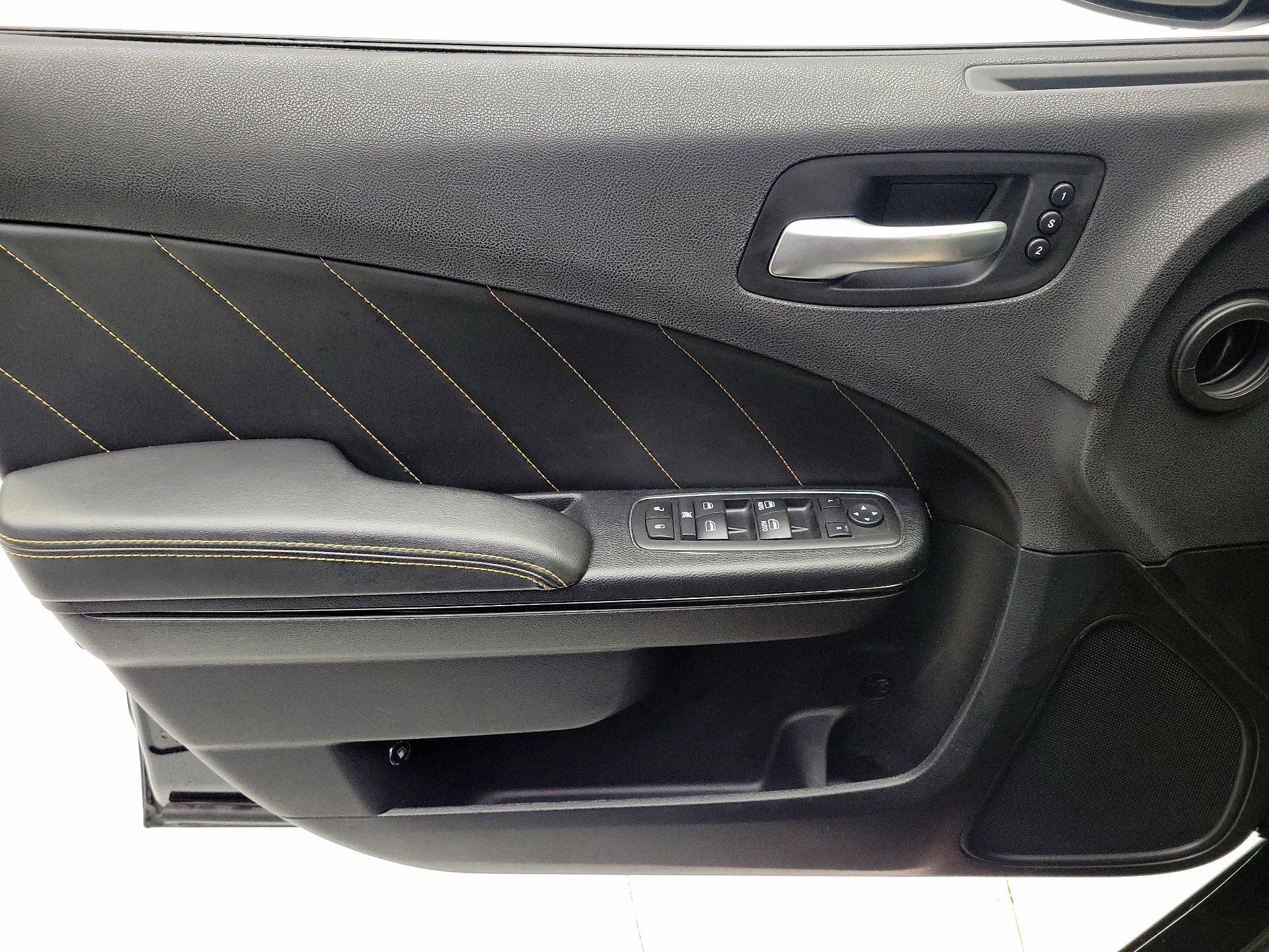 Thumbnail: 2017 Dodge Charger - 12