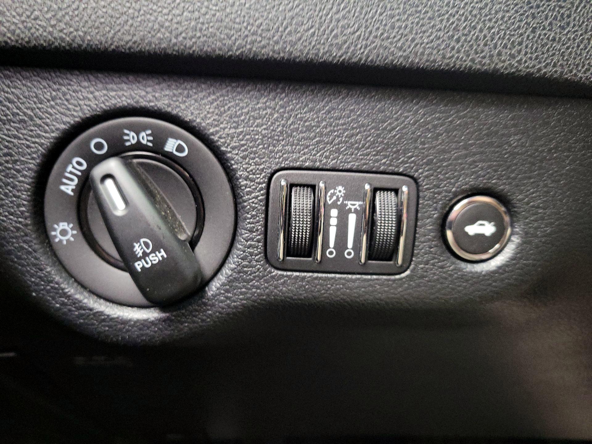 Thumbnail: 2017 Dodge Charger - 13