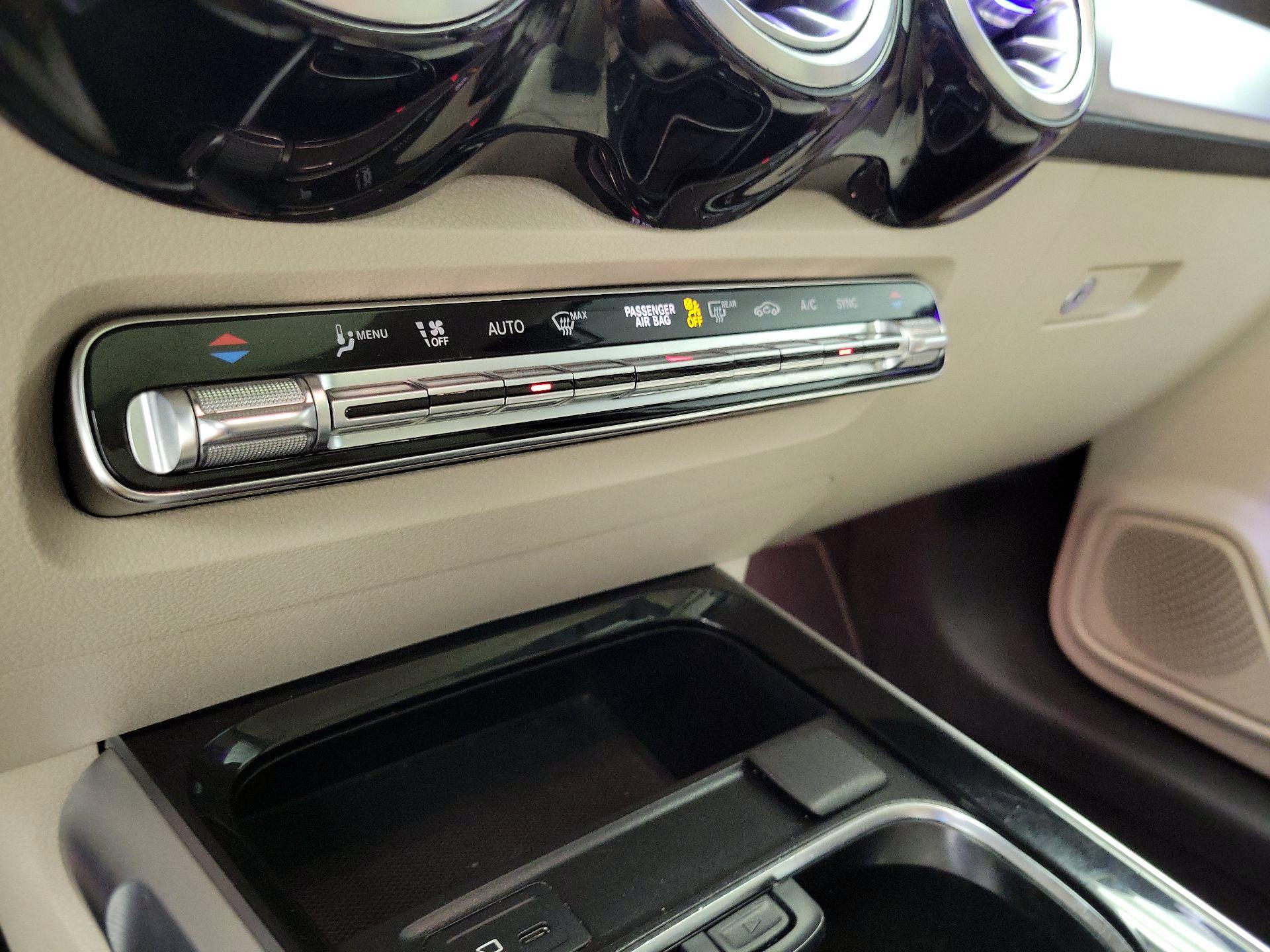 Thumbnail: 2023 Mercedes-Benz GLB - 16