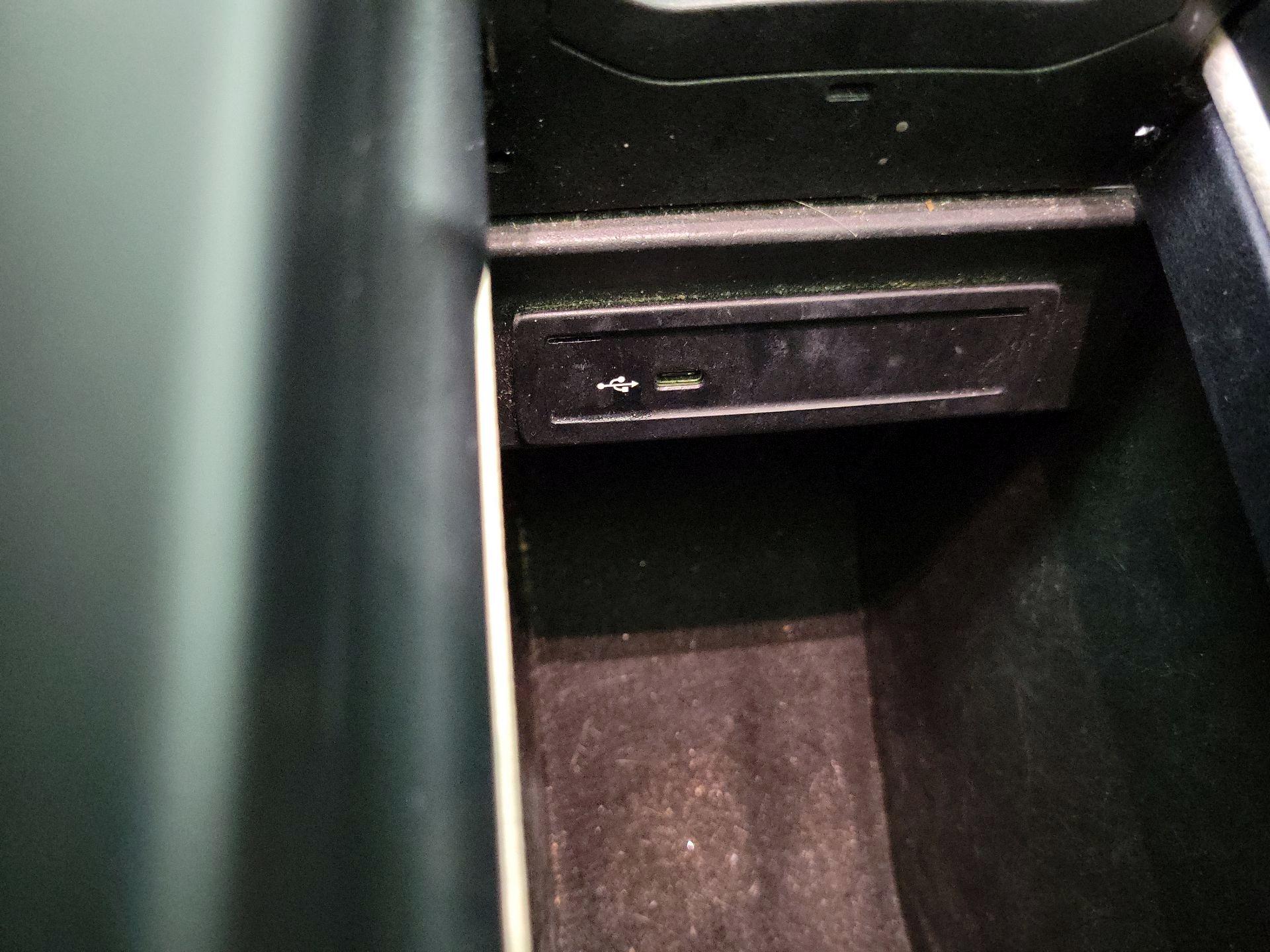 Thumbnail: 2023 Mercedes-Benz GLB - 18