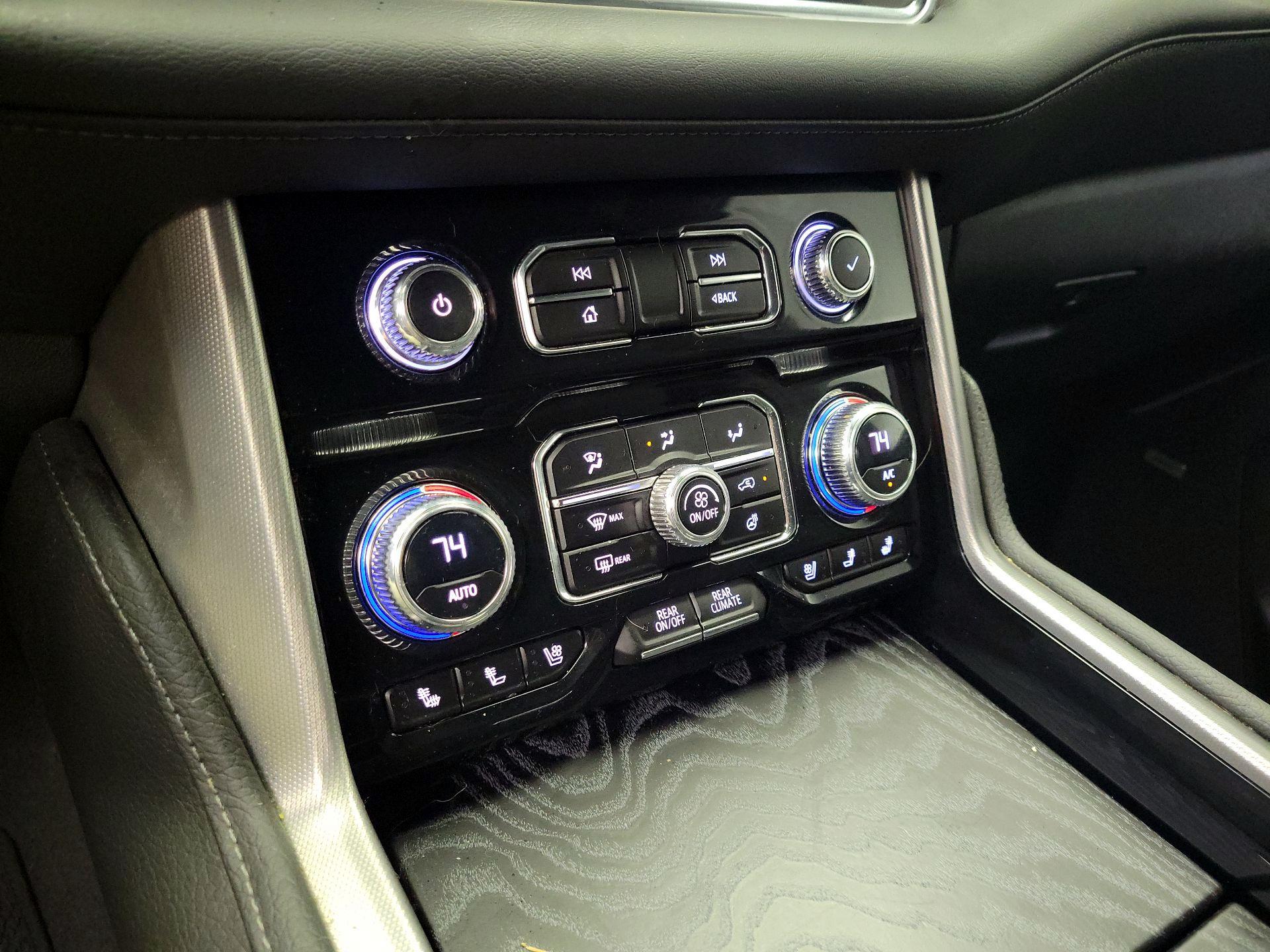 Thumbnail: 2023 GMC Yukon XL - 17