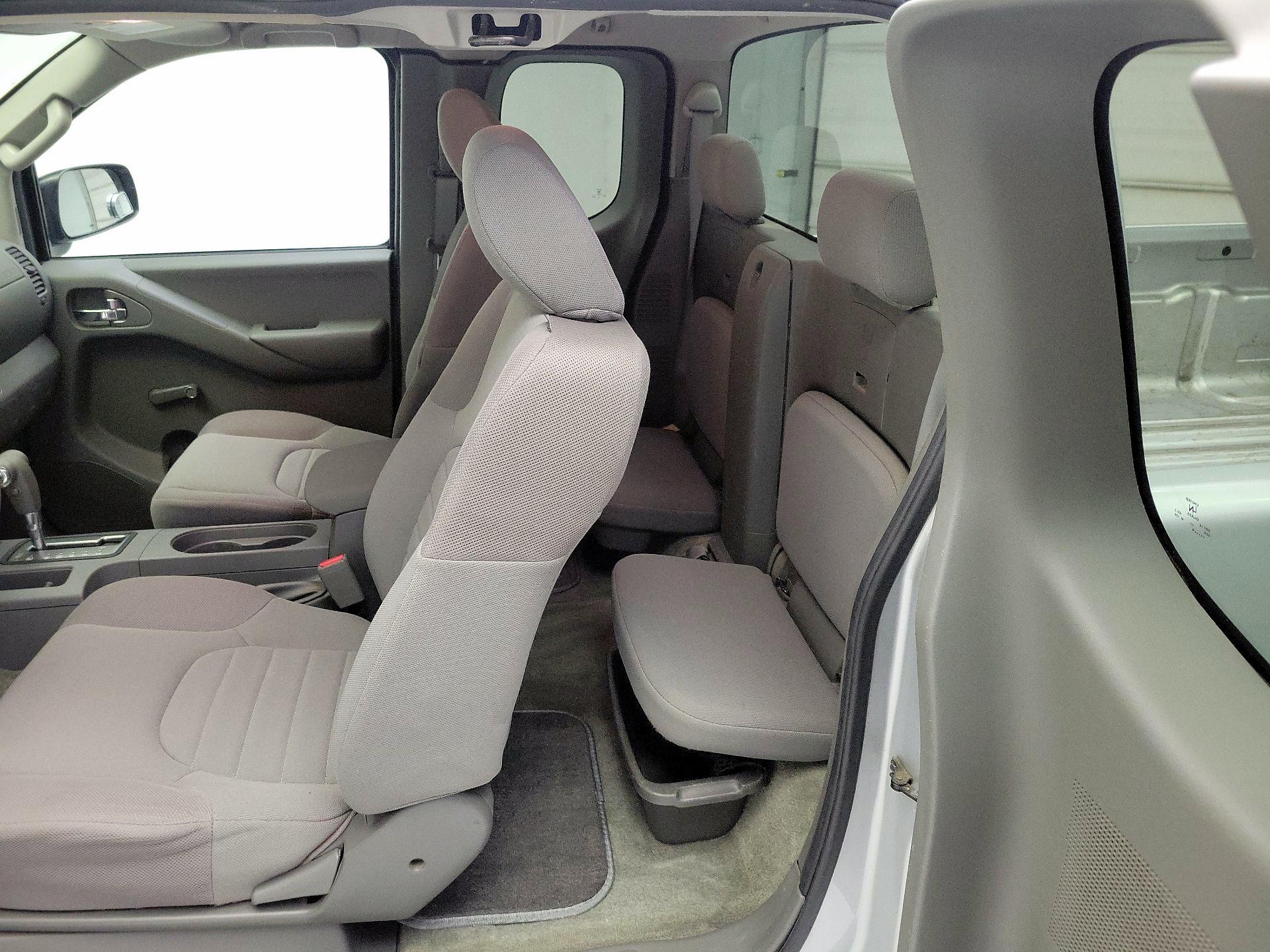 Thumbnail: 2014 Nissan Frontier - 17