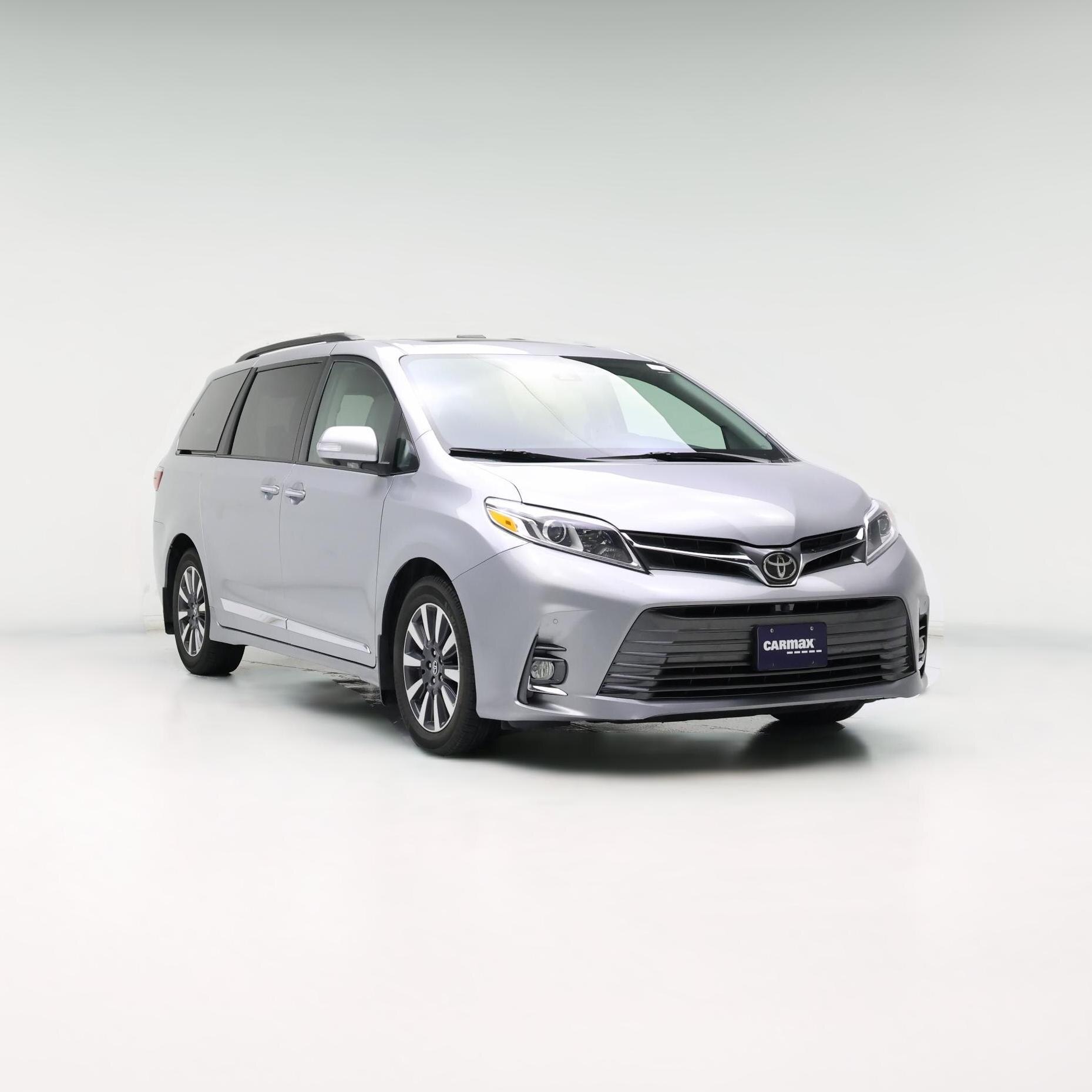 Thumbnail: 2018 Toyota Sienna - 1