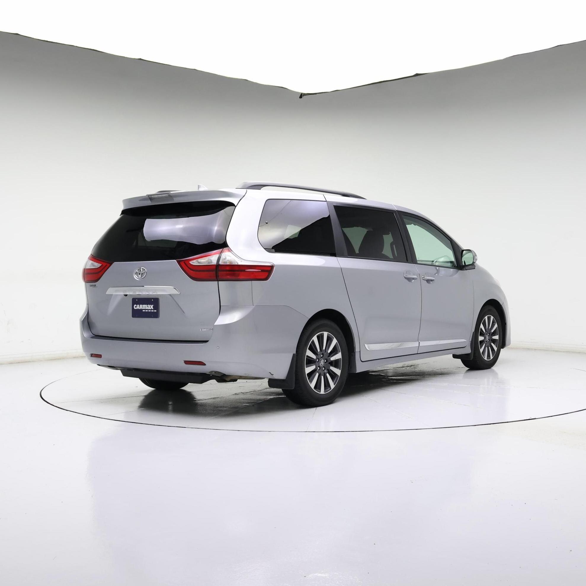 Thumbnail: 2018 Toyota Sienna - 8