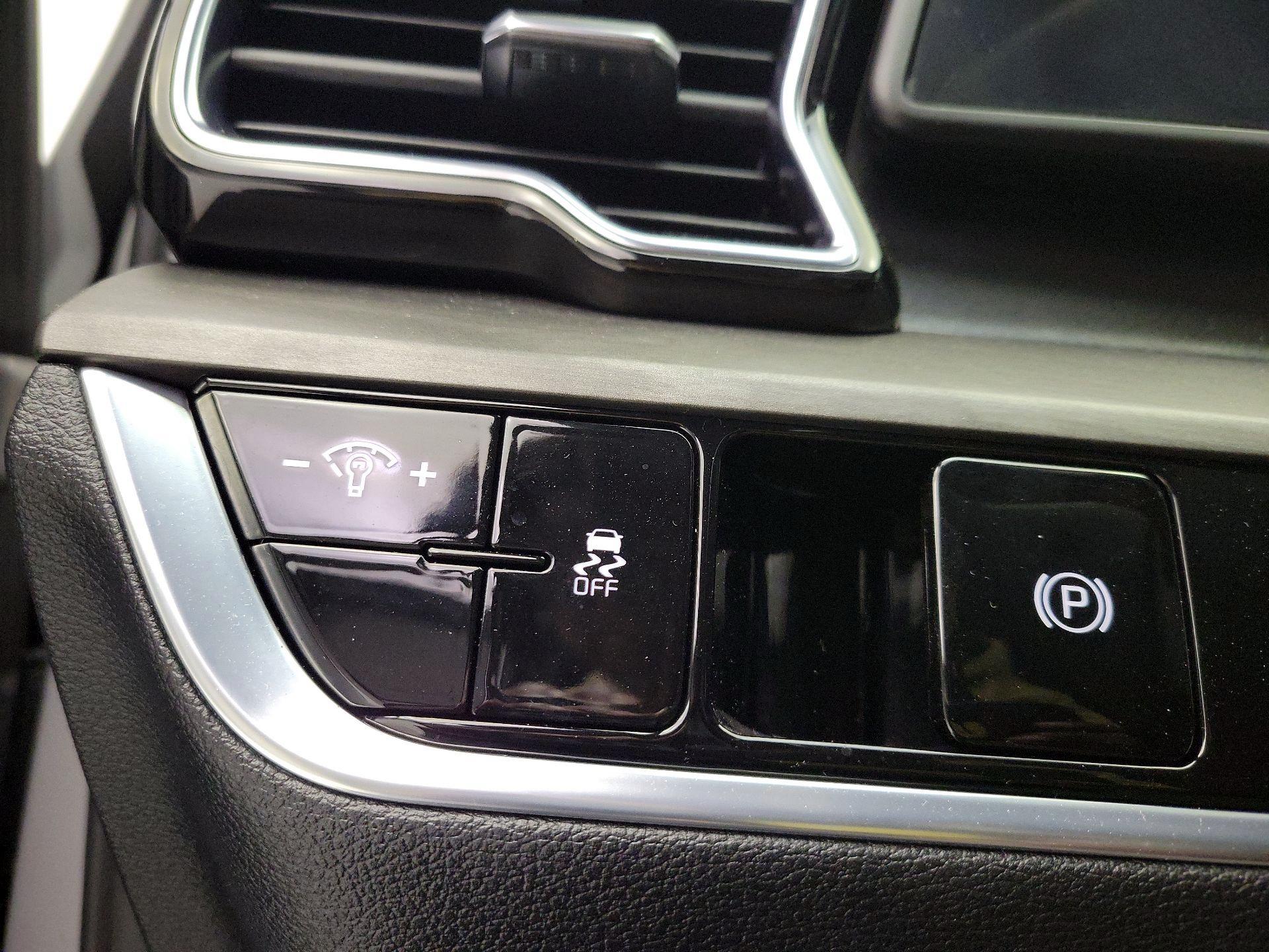 Thumbnail: 2023 Kia Sportage - 13