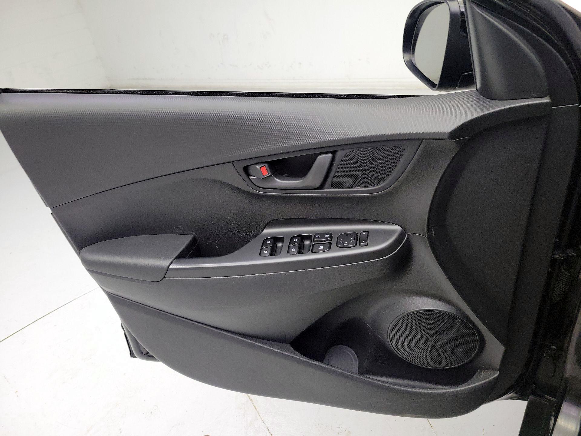 Thumbnail: 2018 Hyundai Kona - 12