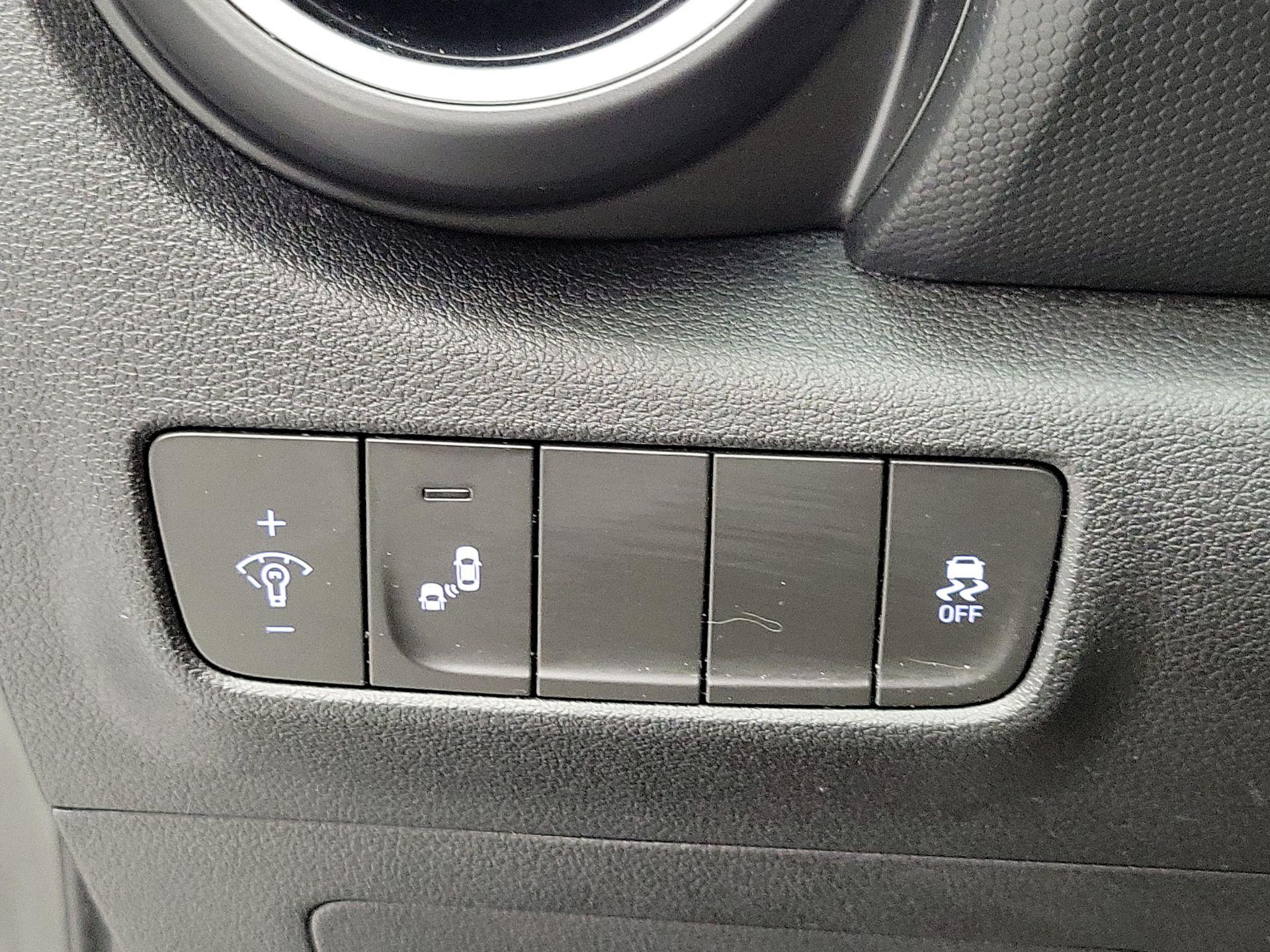 Thumbnail: 2018 Hyundai Kona - 13