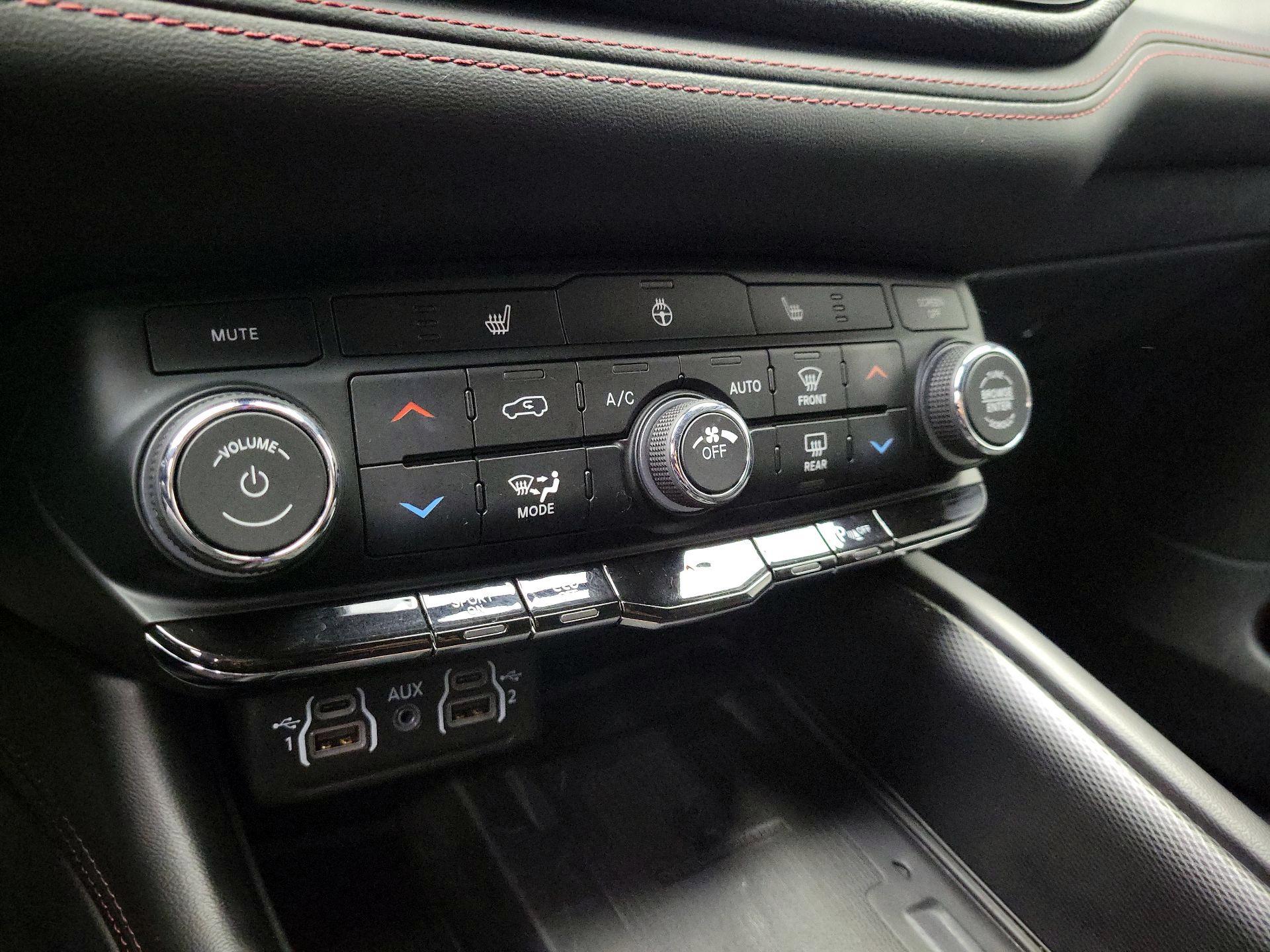 Thumbnail: 2022 Dodge Durango - 17