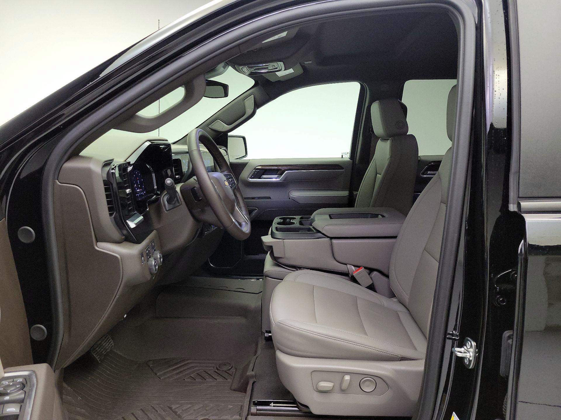 Thumbnail: 2025 Chevrolet Silverado 1500 - 11