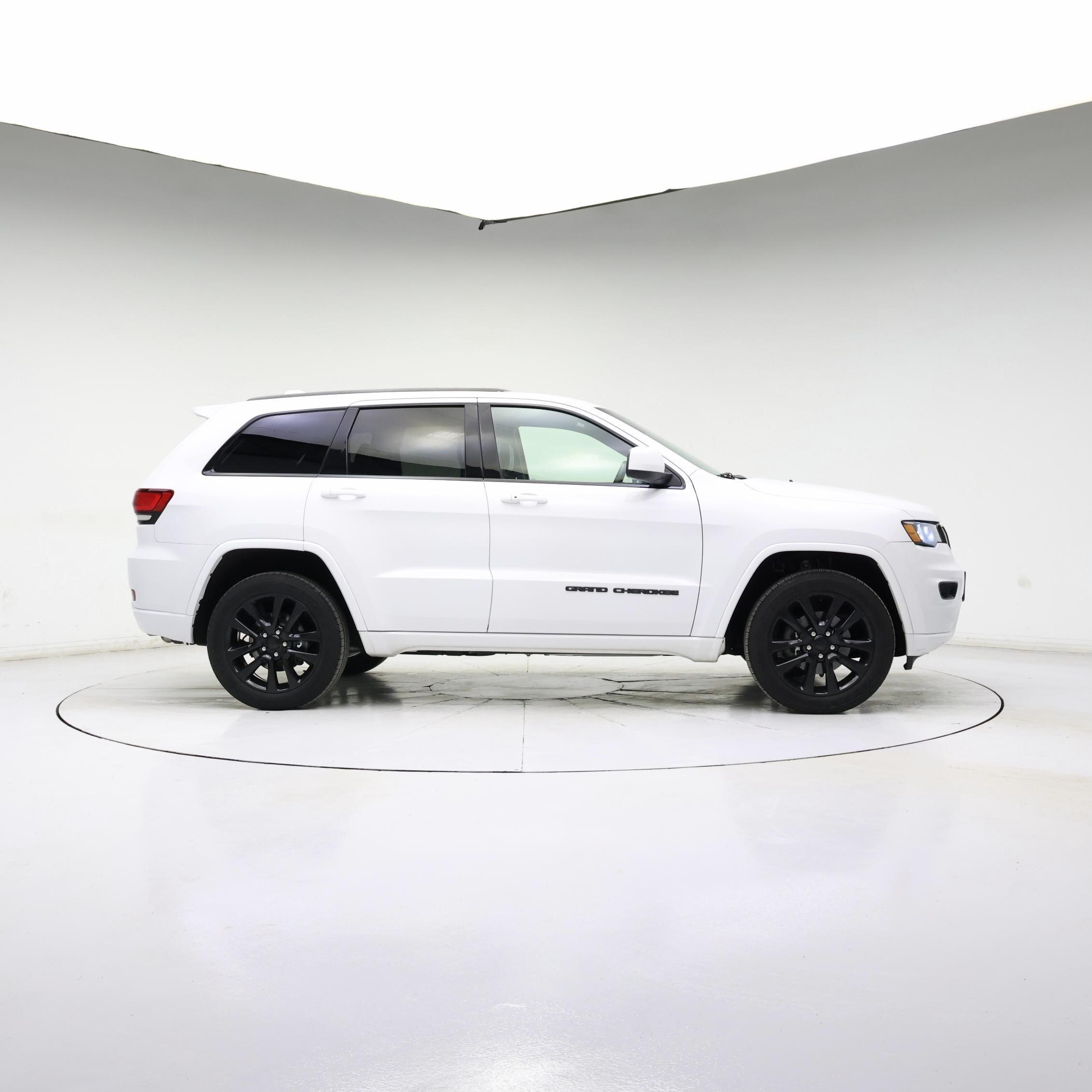 Thumbnail: 2018 Jeep Grand Cherokee - 7