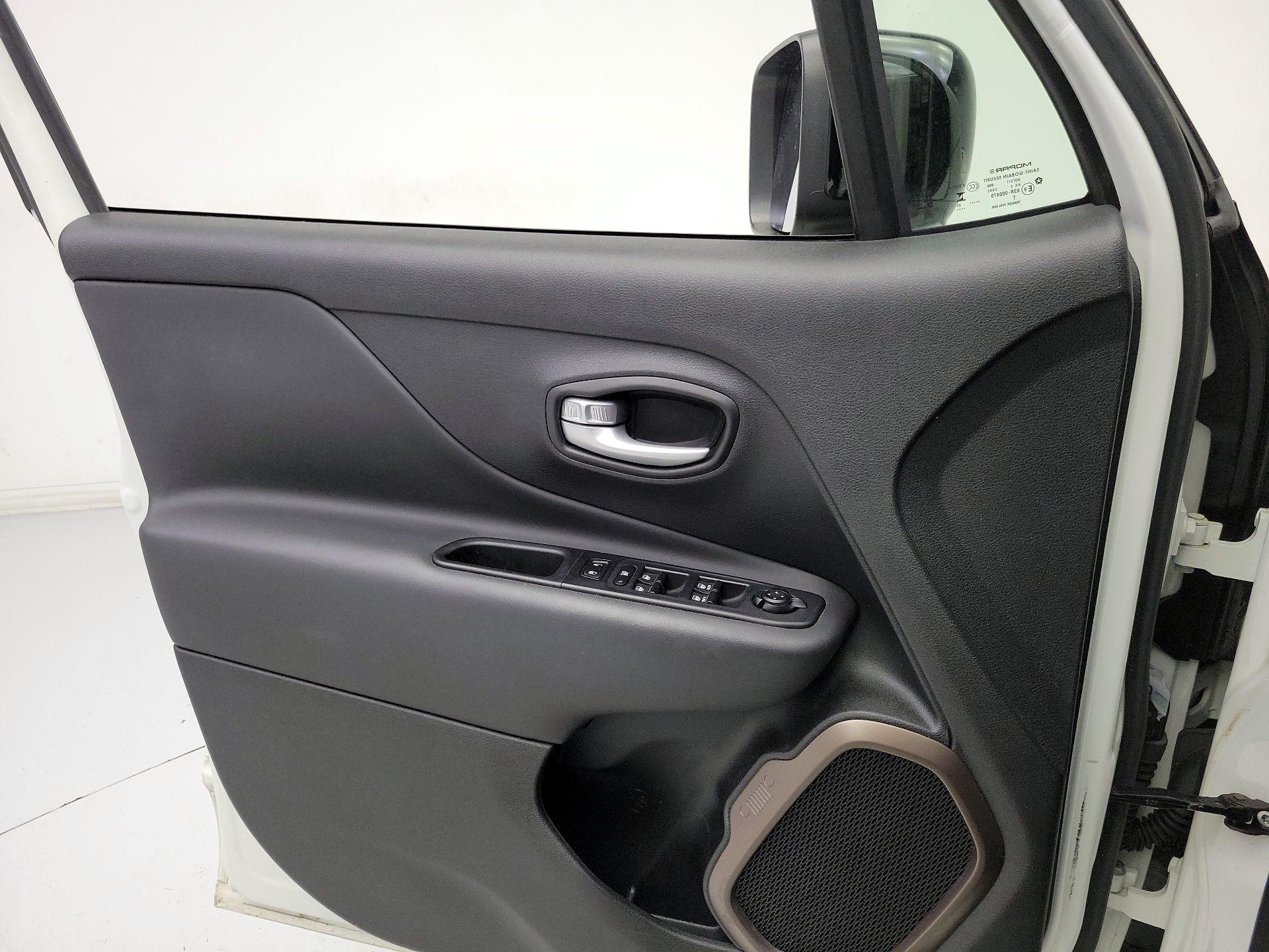 Thumbnail: 2023 Jeep Renegade - 12