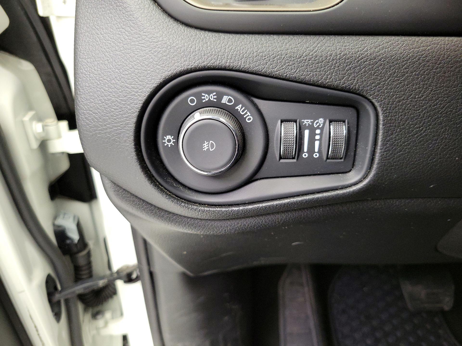 Thumbnail: 2023 Jeep Renegade - 13