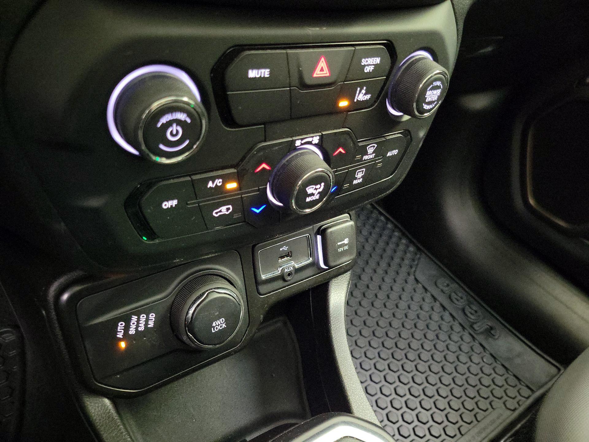 Thumbnail: 2023 Jeep Renegade - 17