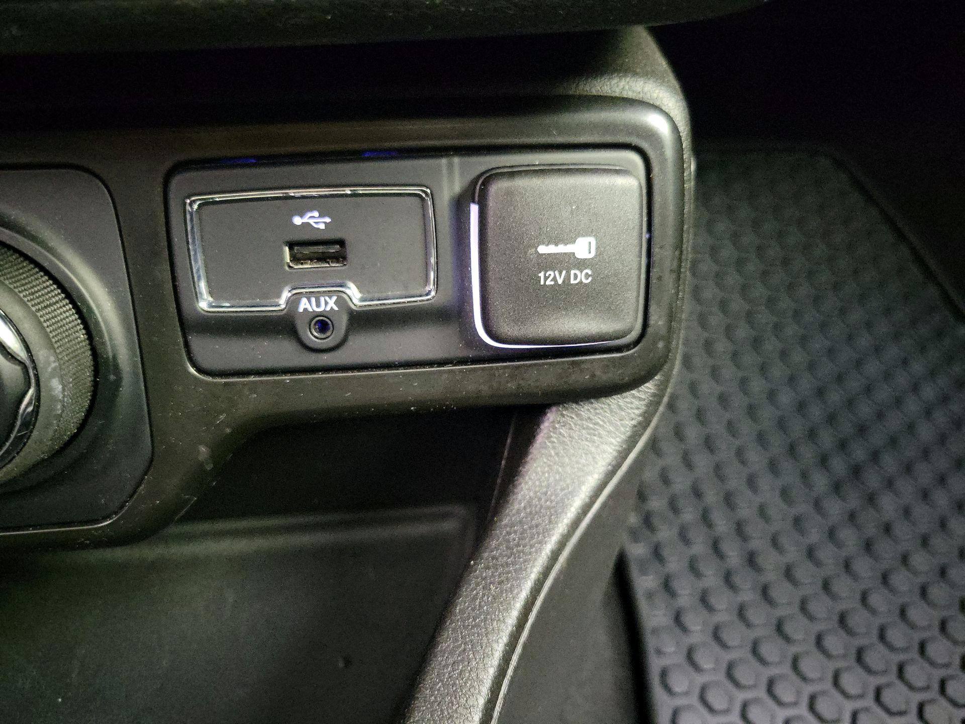 Thumbnail: 2023 Jeep Renegade - 19