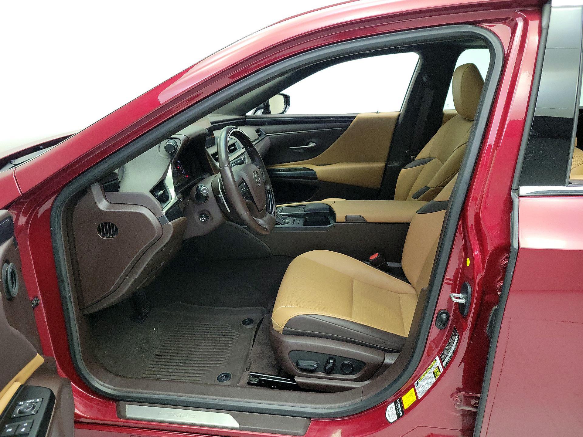 Thumbnail: 2020 Lexus ES - 11