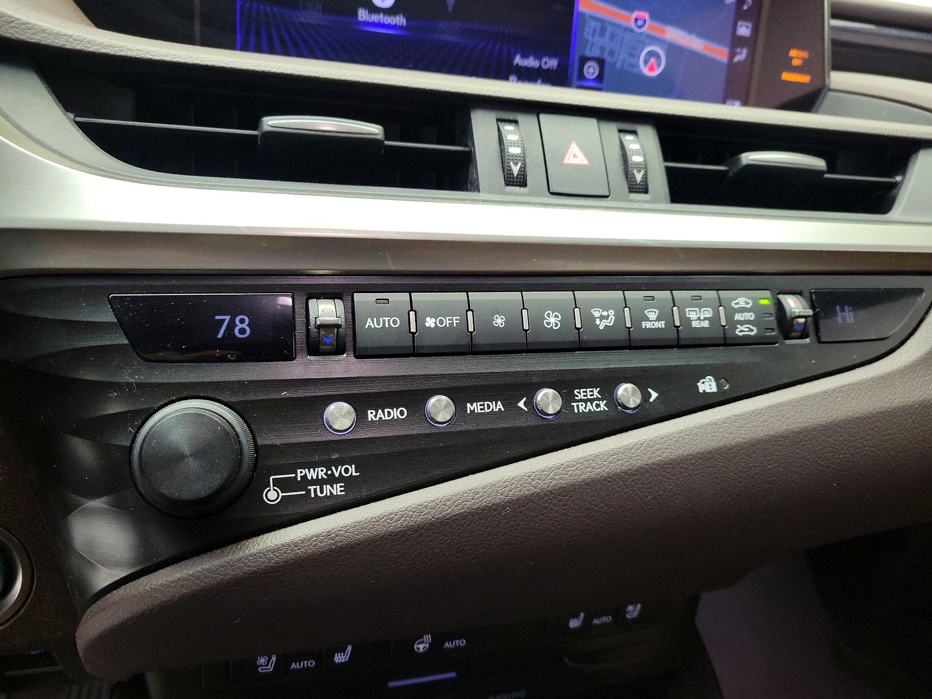 Thumbnail: 2020 Lexus ES - 15