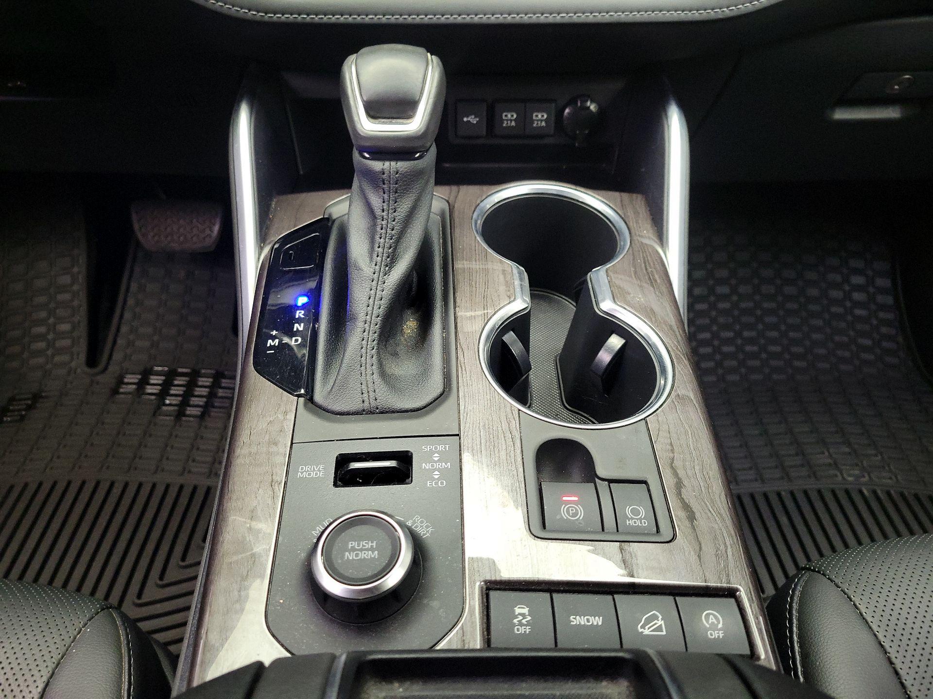 Thumbnail: 2020 Toyota Highlander - 18