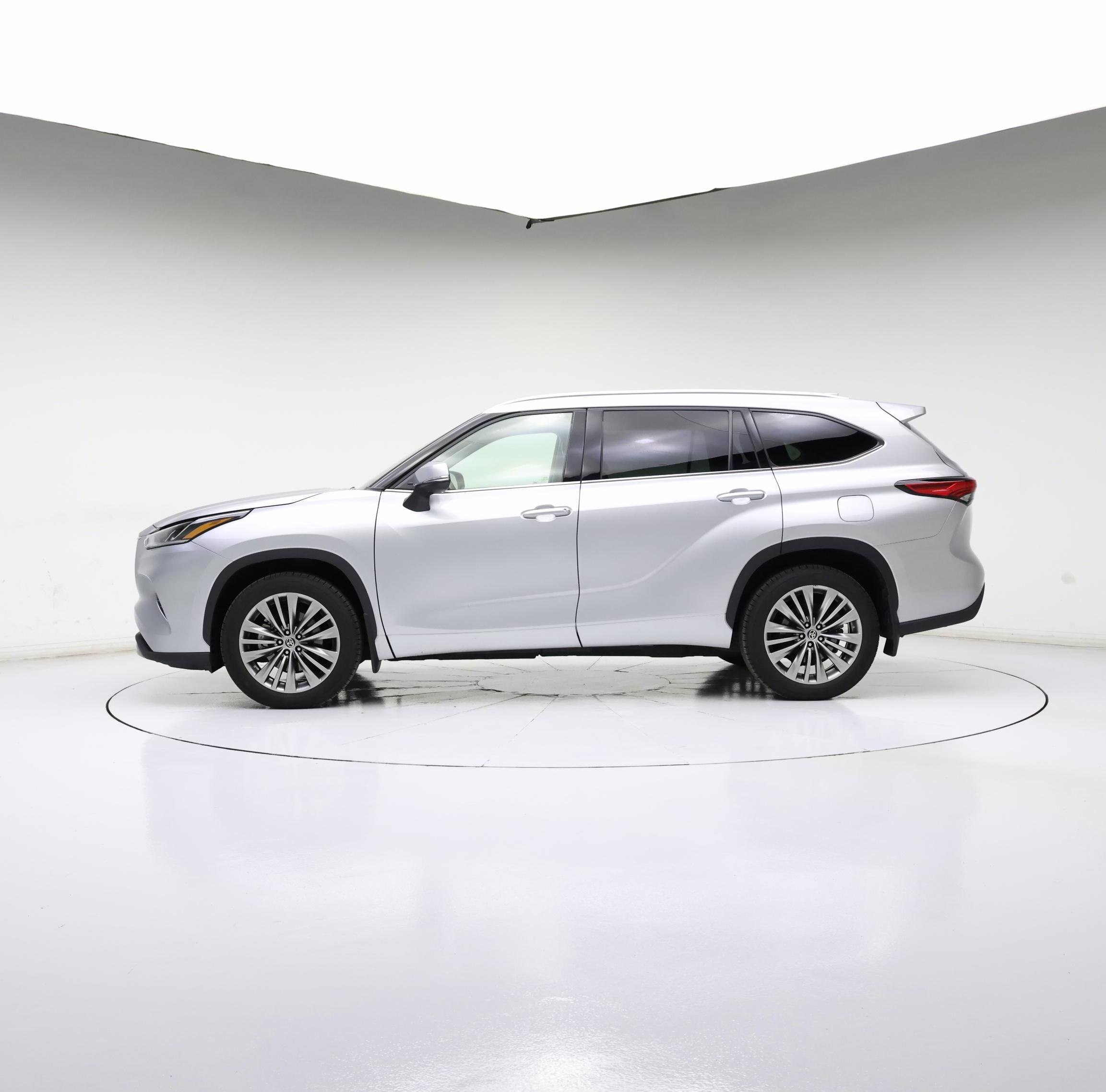 Thumbnail: 2020 Toyota Highlander - 3