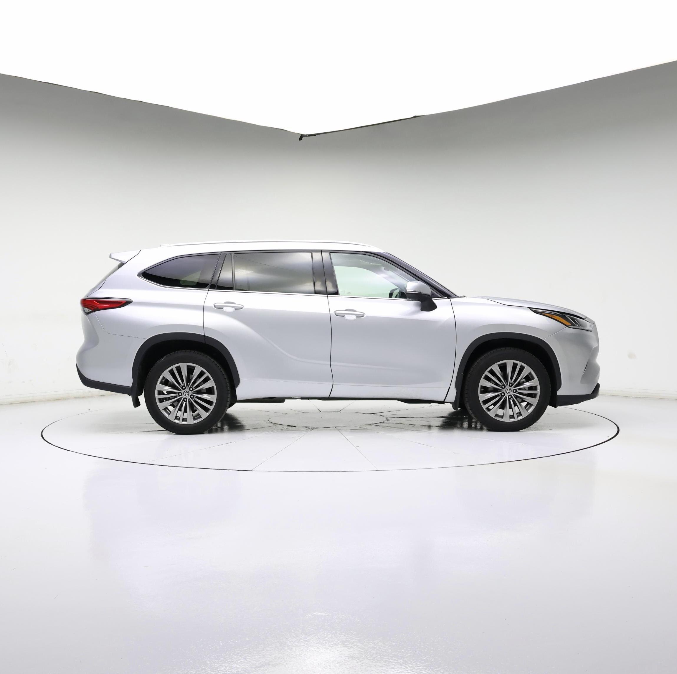 Thumbnail: 2020 Toyota Highlander - 7