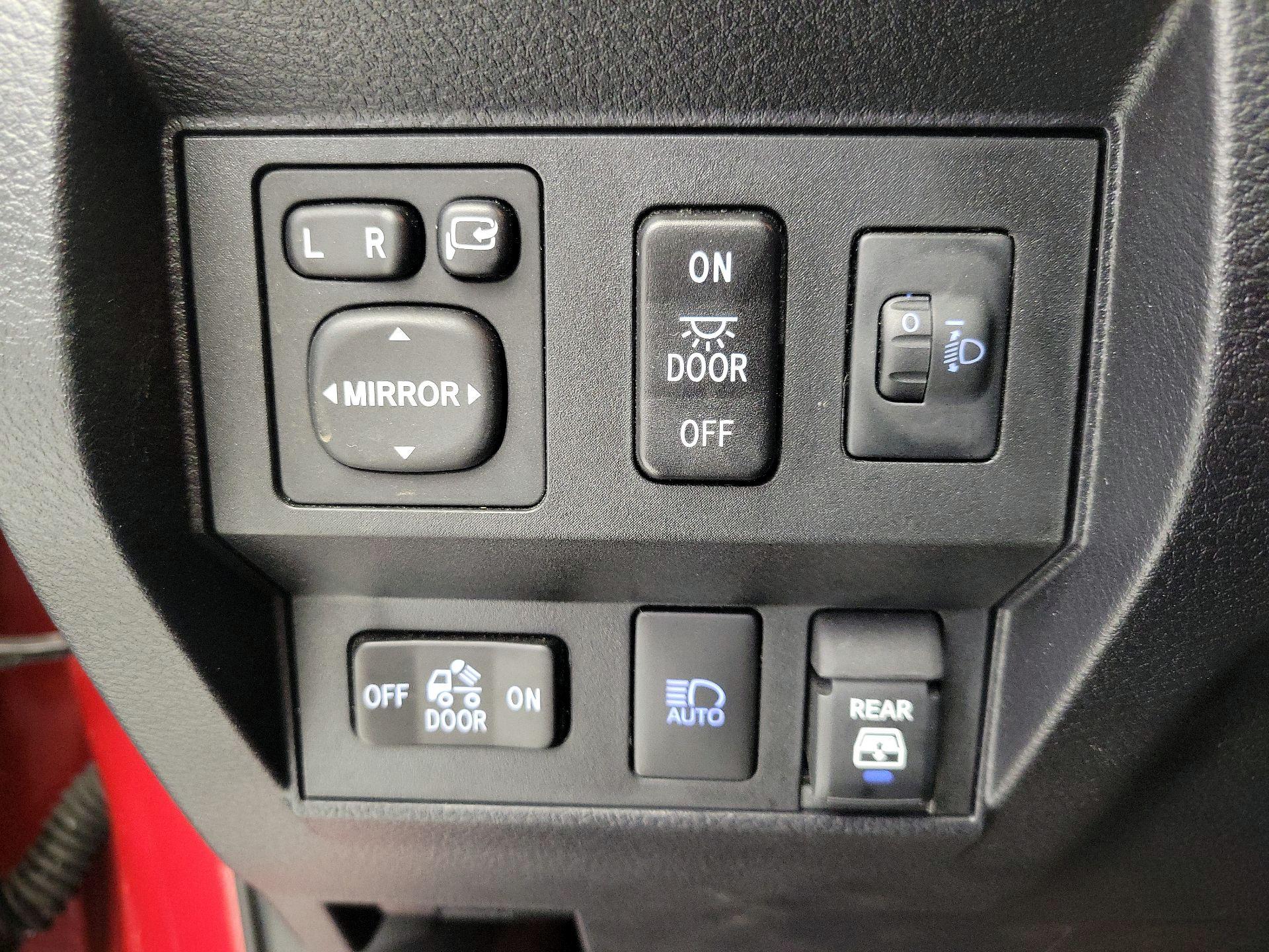 Thumbnail: 2021 Toyota Tundra - 13