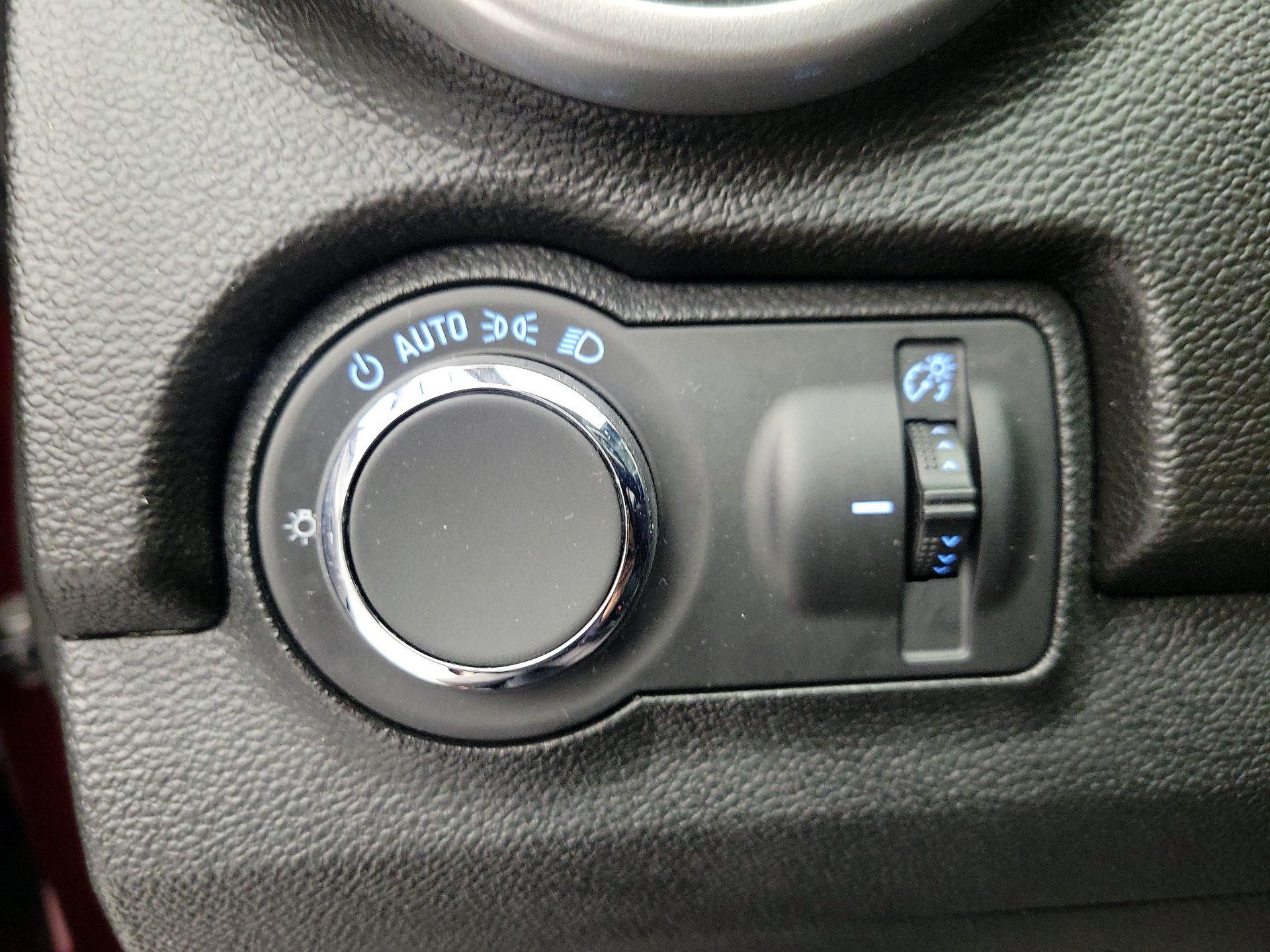 Thumbnail: 2016 Chevrolet Trax - 13