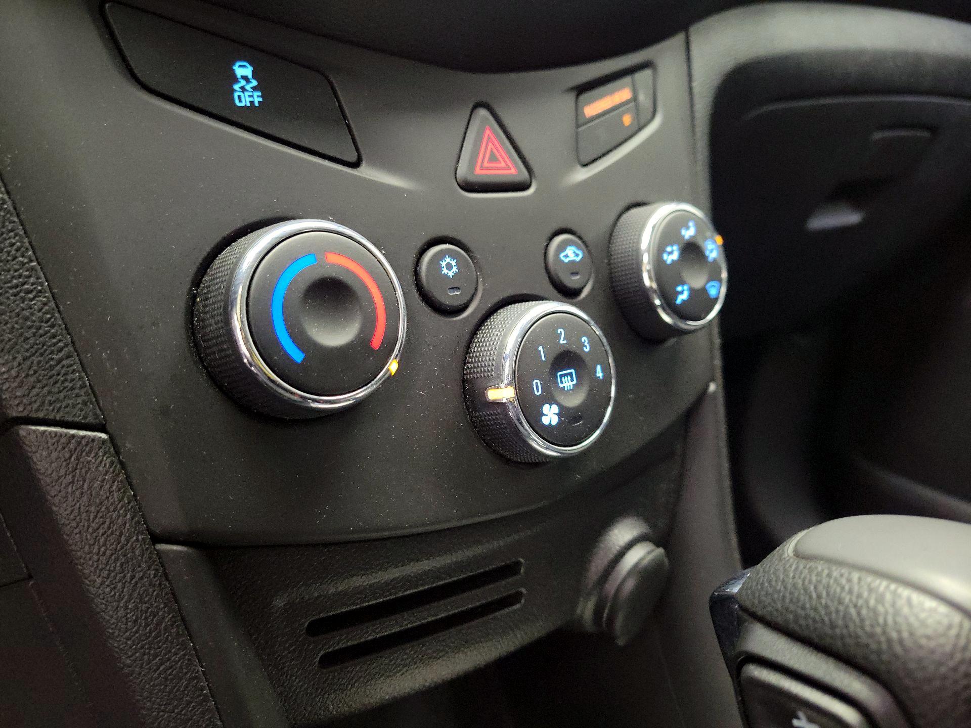 Thumbnail: 2016 Chevrolet Trax - 16