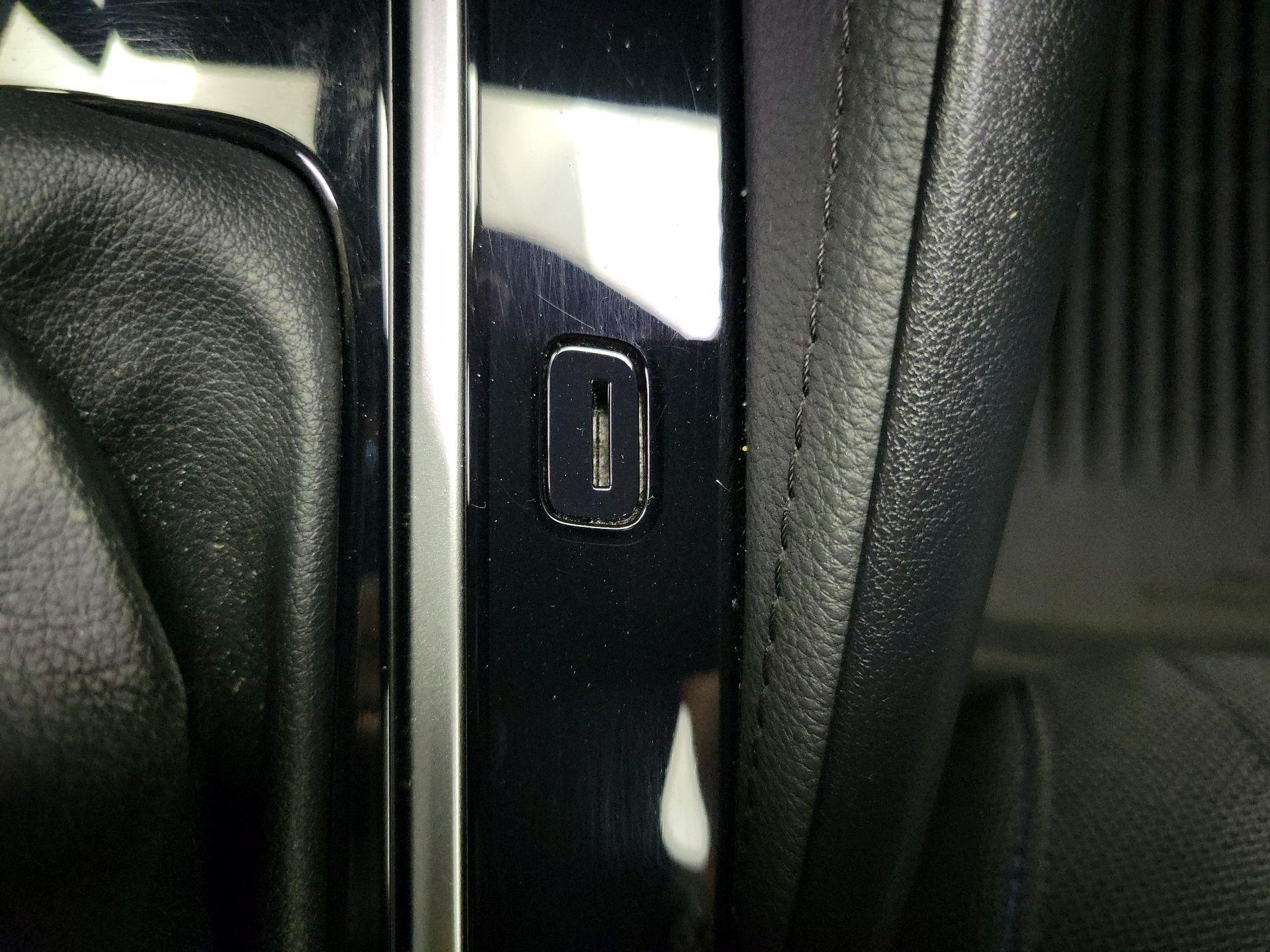 Thumbnail: 2020 Toyota Corolla - 18