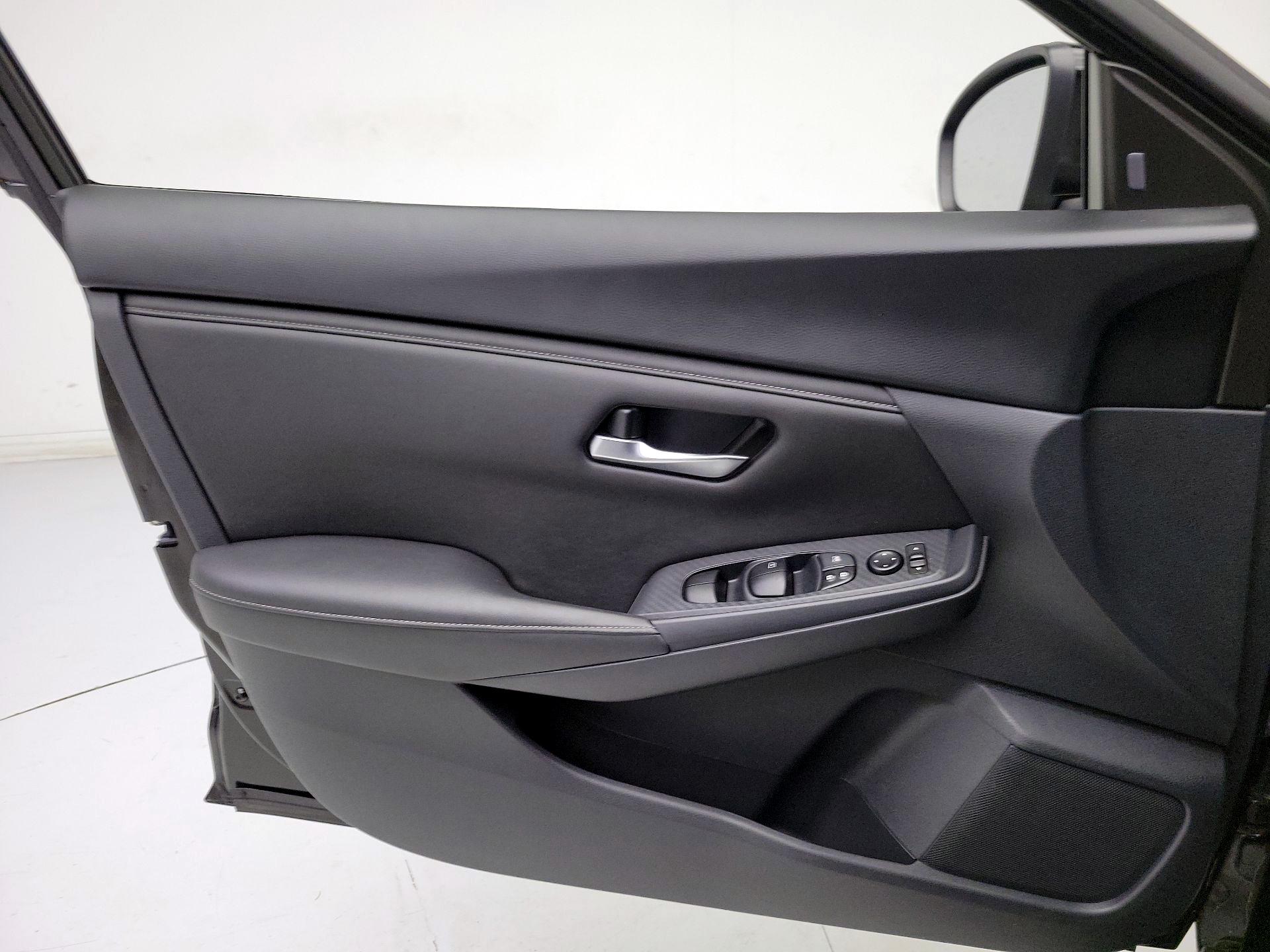 Thumbnail: 2023 Nissan Sentra - 12