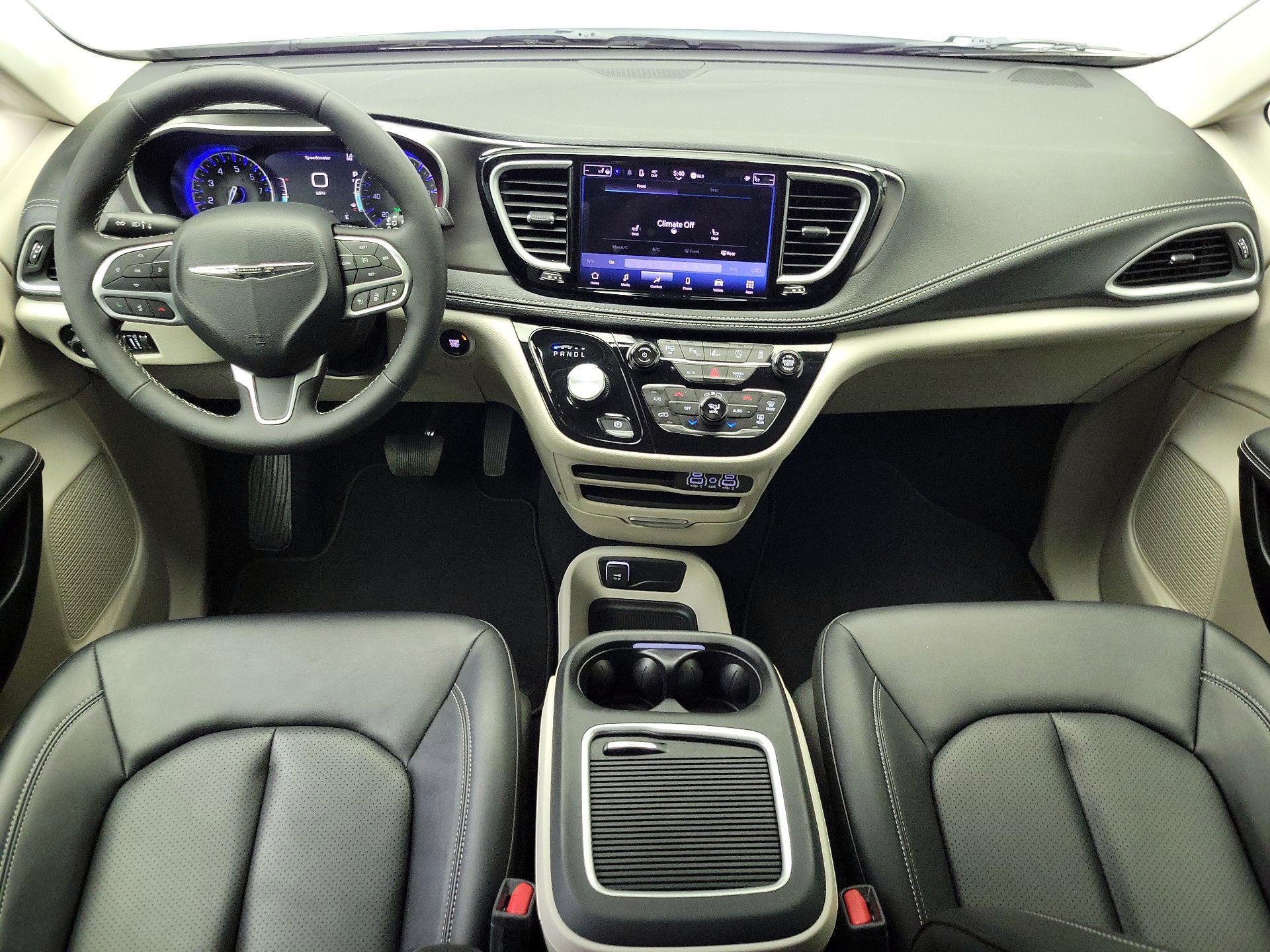 Thumbnail: 2024 Chrysler Pacifica - 9