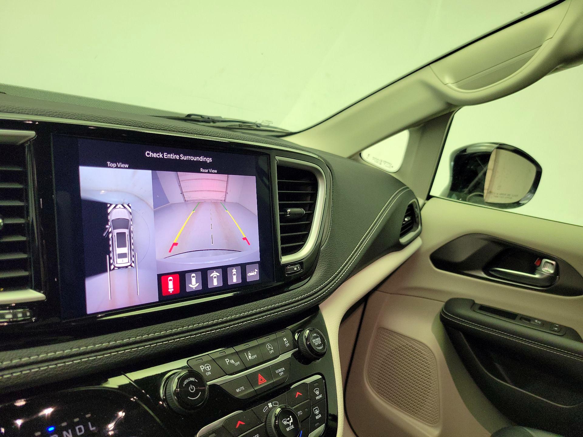 Thumbnail: 2024 Chrysler Pacifica - 14