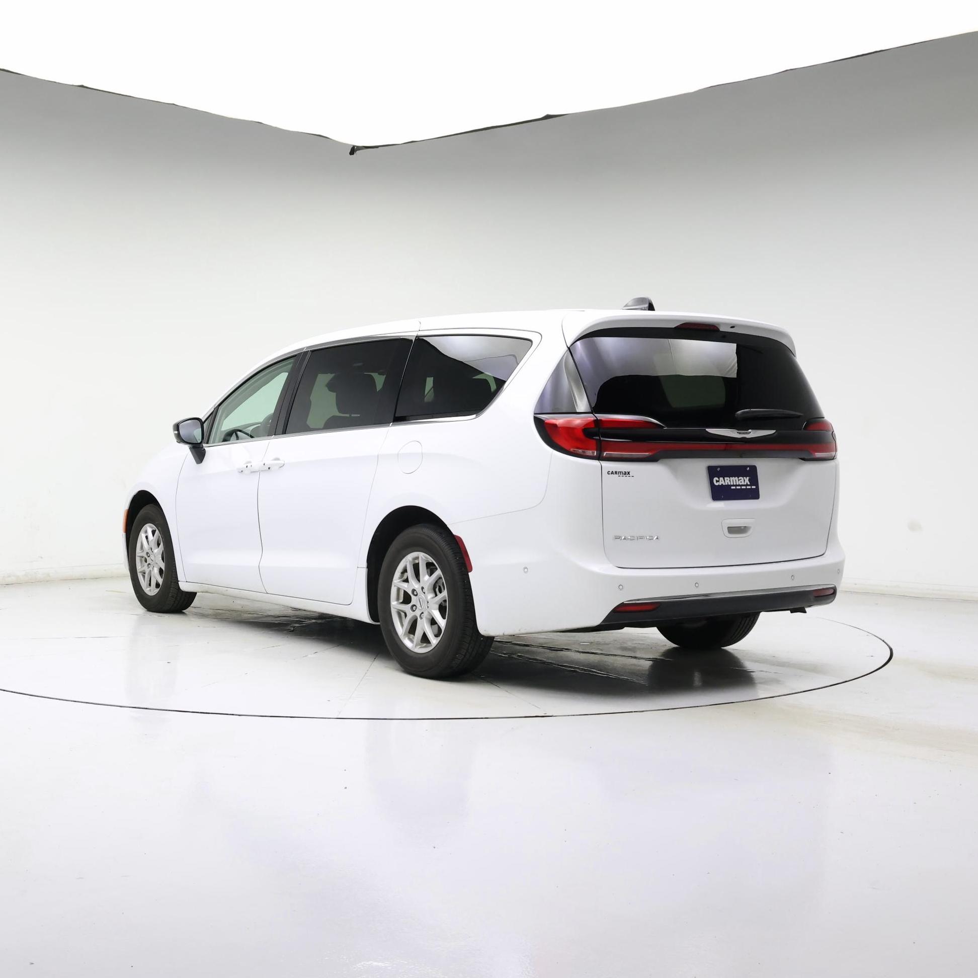 Thumbnail: 2024 Chrysler Pacifica - 2