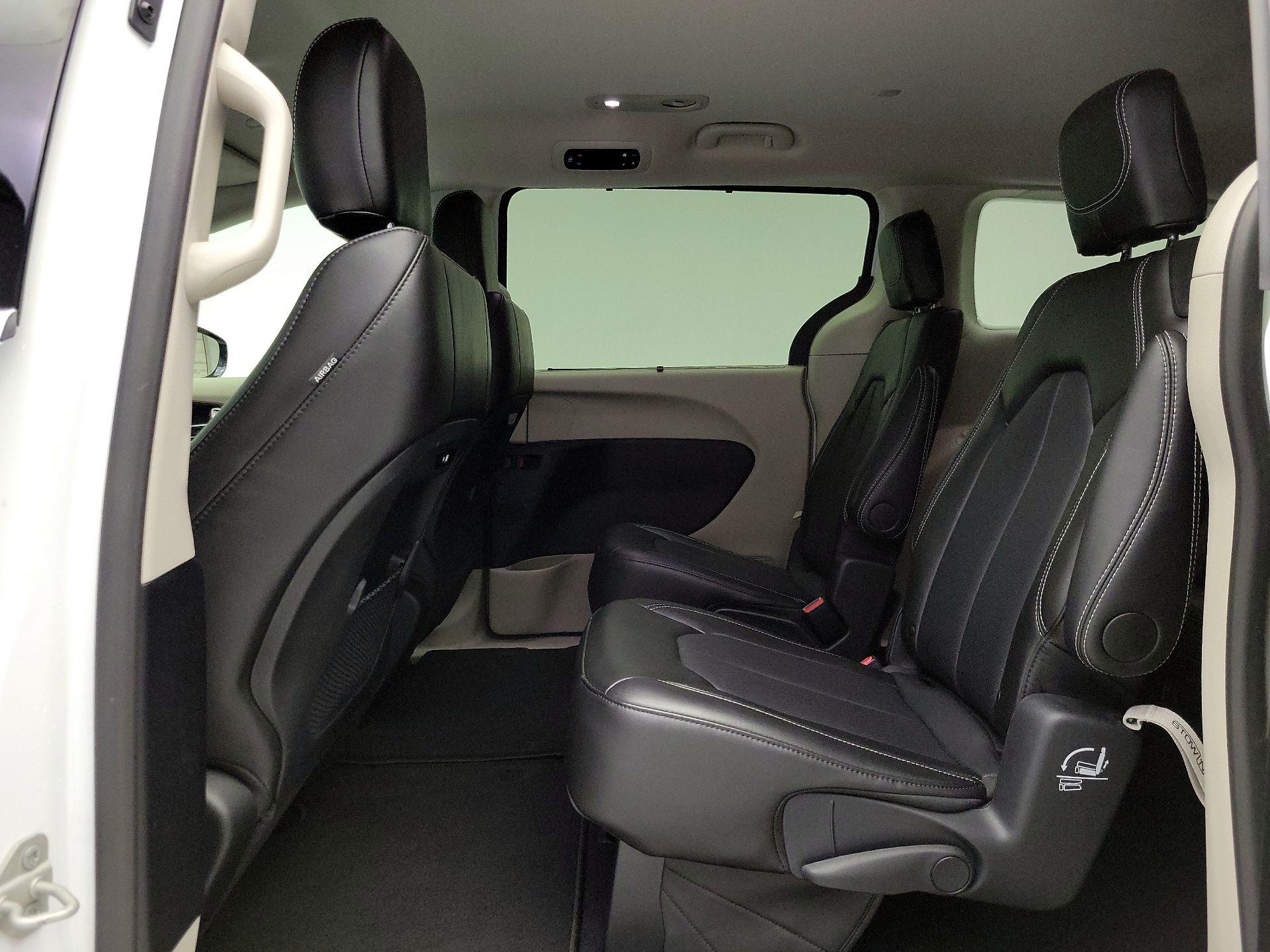 Thumbnail: 2024 Chrysler Pacifica - 19