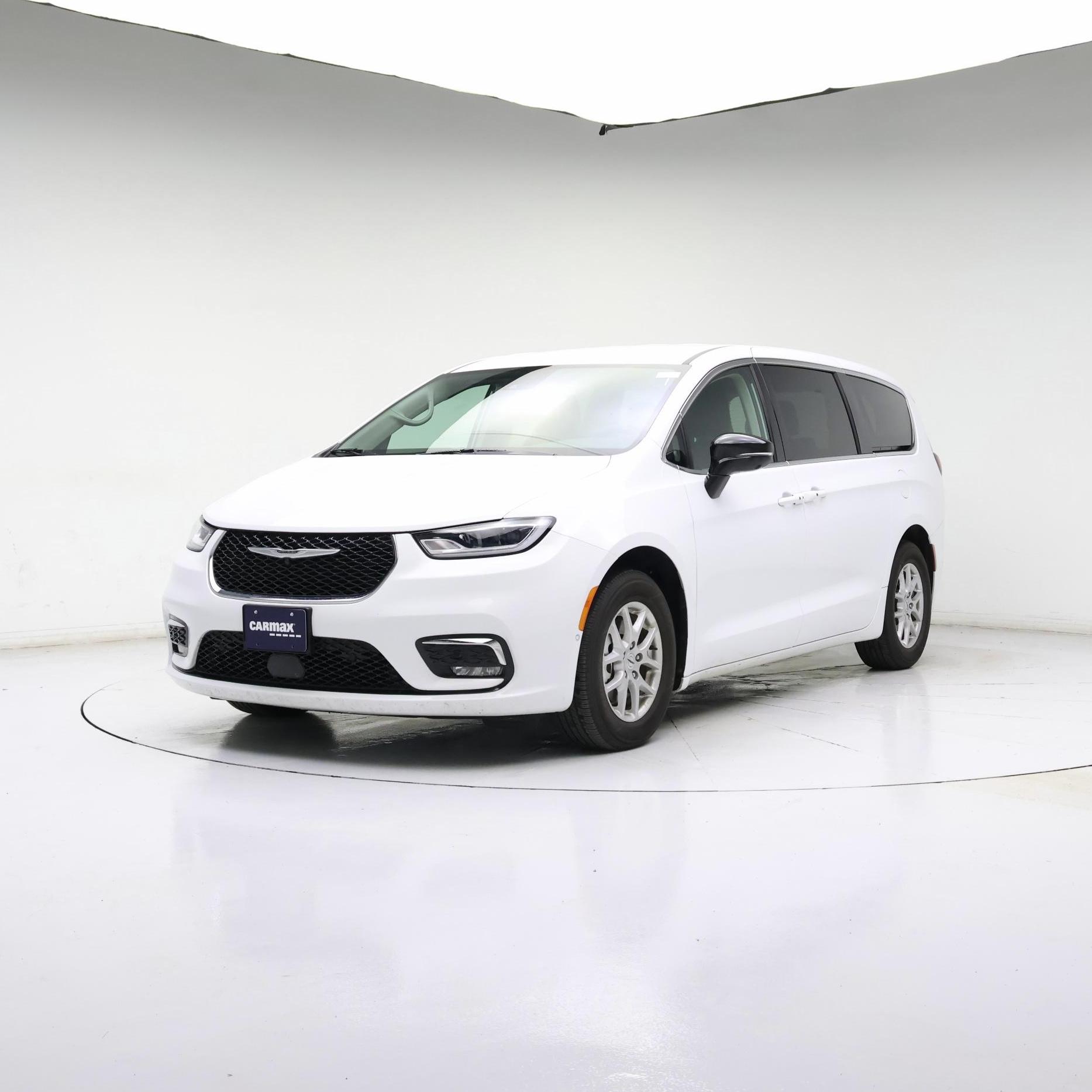 Thumbnail: 2024 Chrysler Pacifica - 4