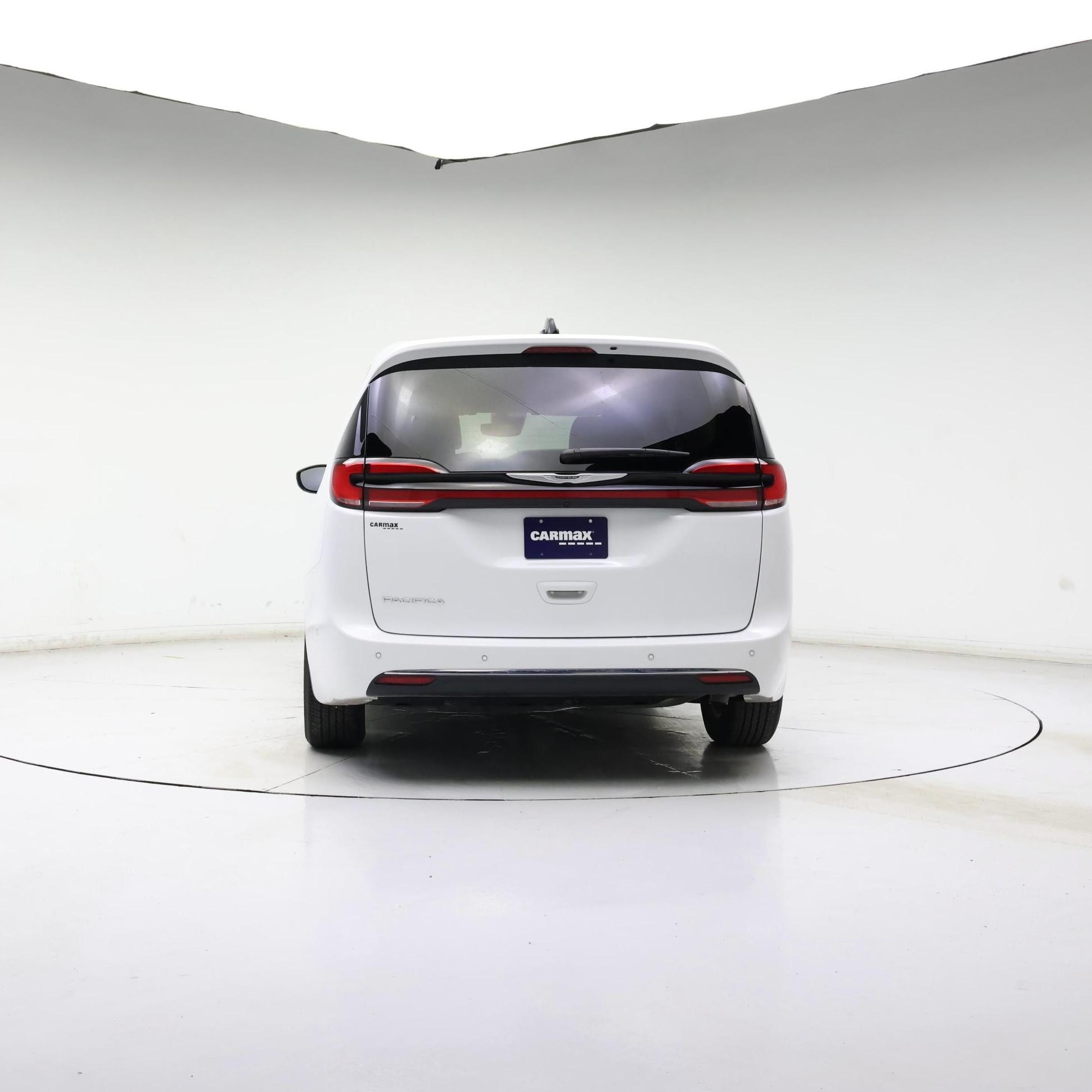 Thumbnail: 2024 Chrysler Pacifica - 6