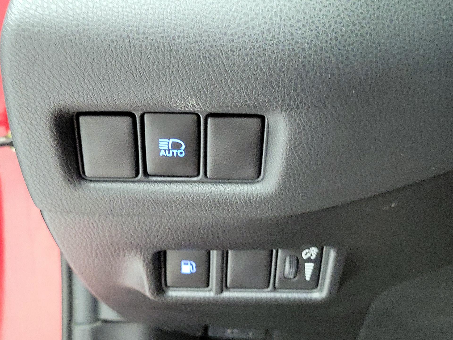 Thumbnail: 2020 Toyota C-HR - 13