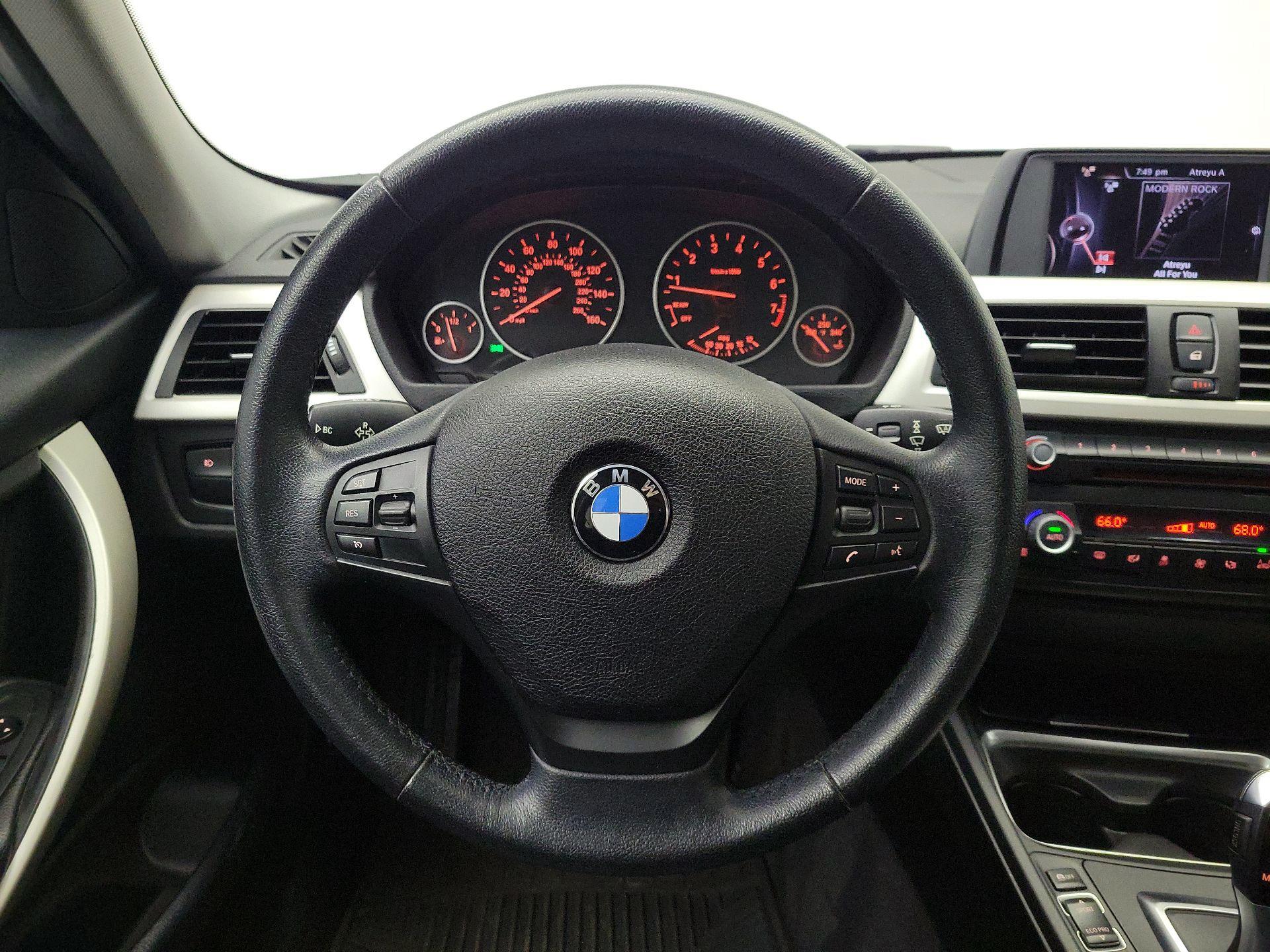 Thumbnail: 2015 BMW 3 Series - 10