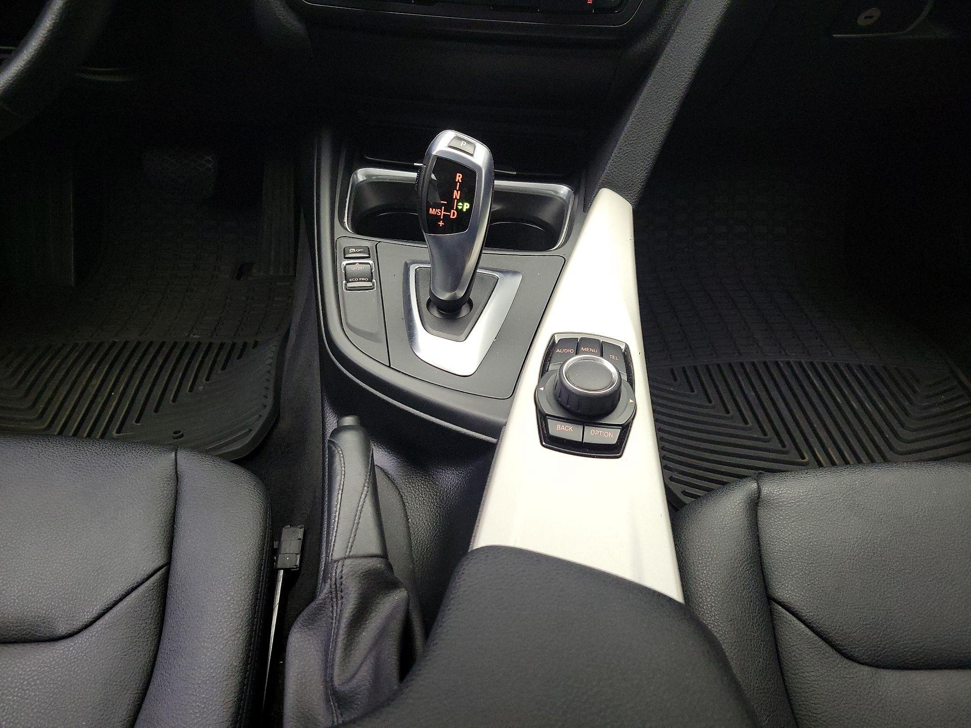 Thumbnail: 2015 BMW 3 Series - 16