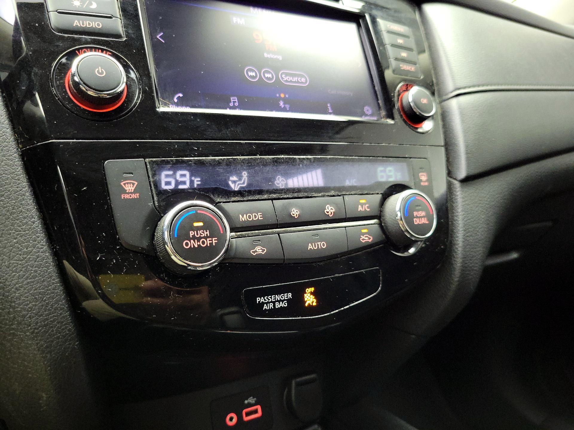 Thumbnail: 2019 Nissan Rogue - 16