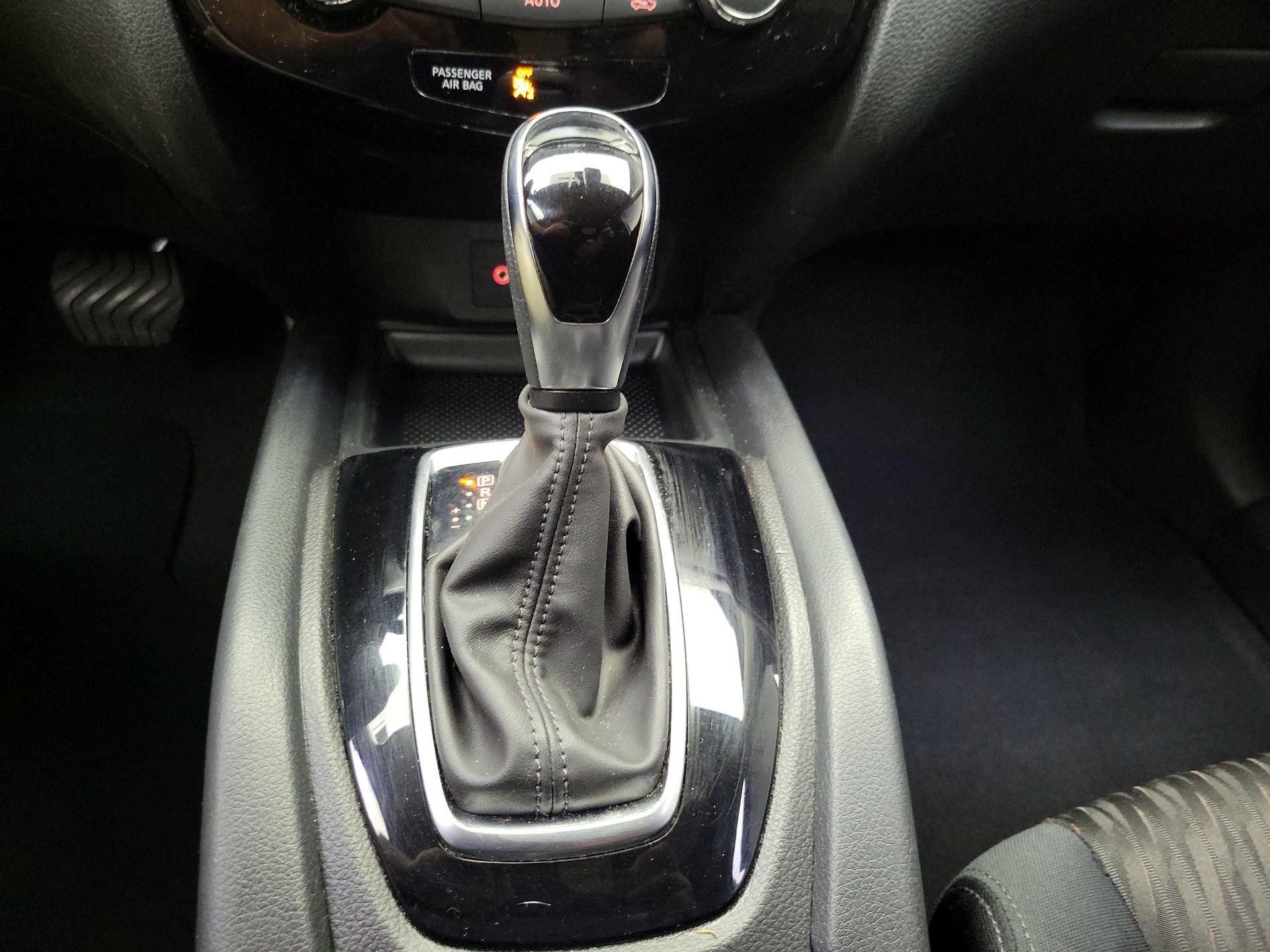 Thumbnail: 2019 Nissan Rogue - 17