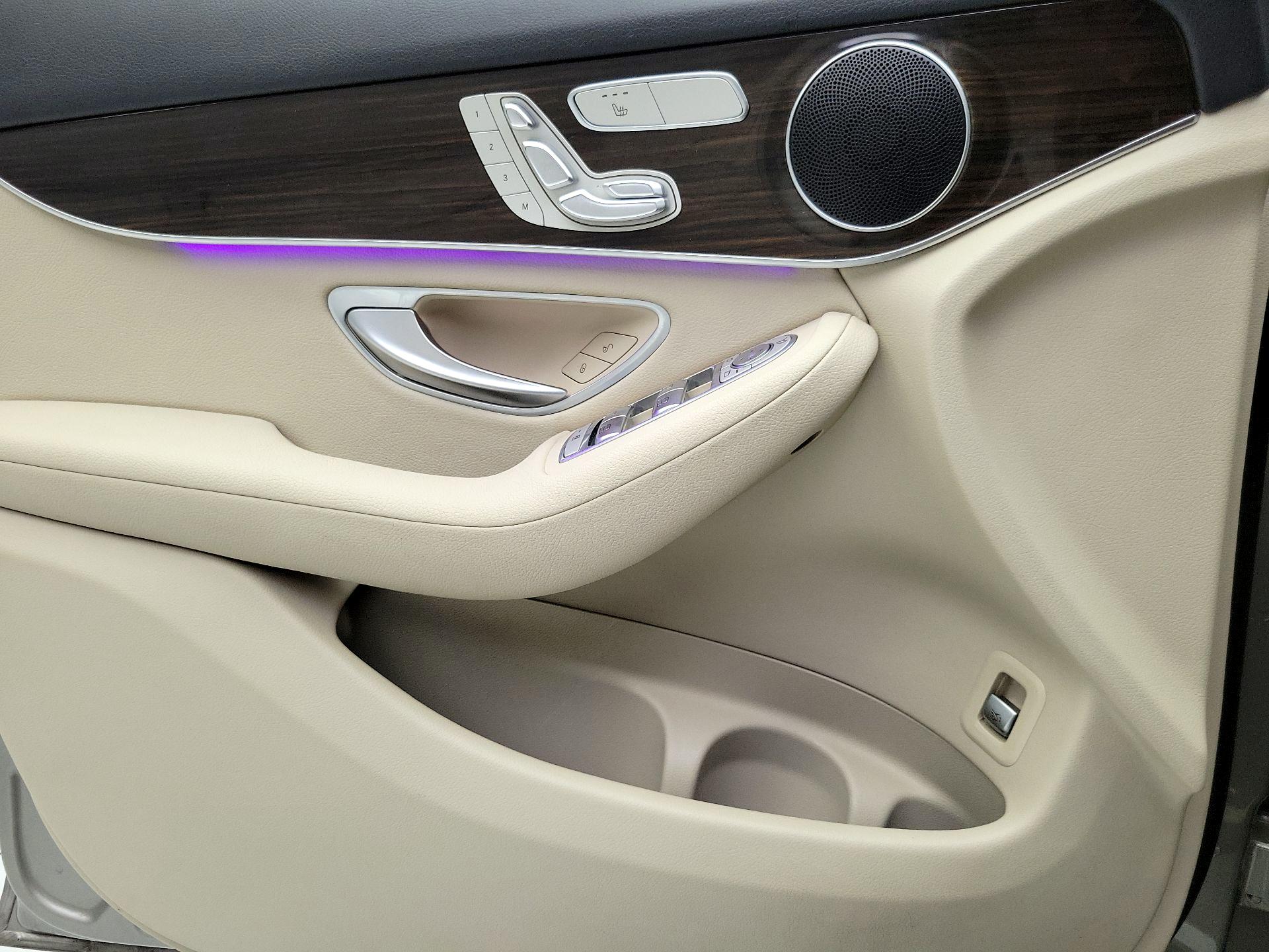 Thumbnail: 2022 Mercedes-Benz GLC - 12