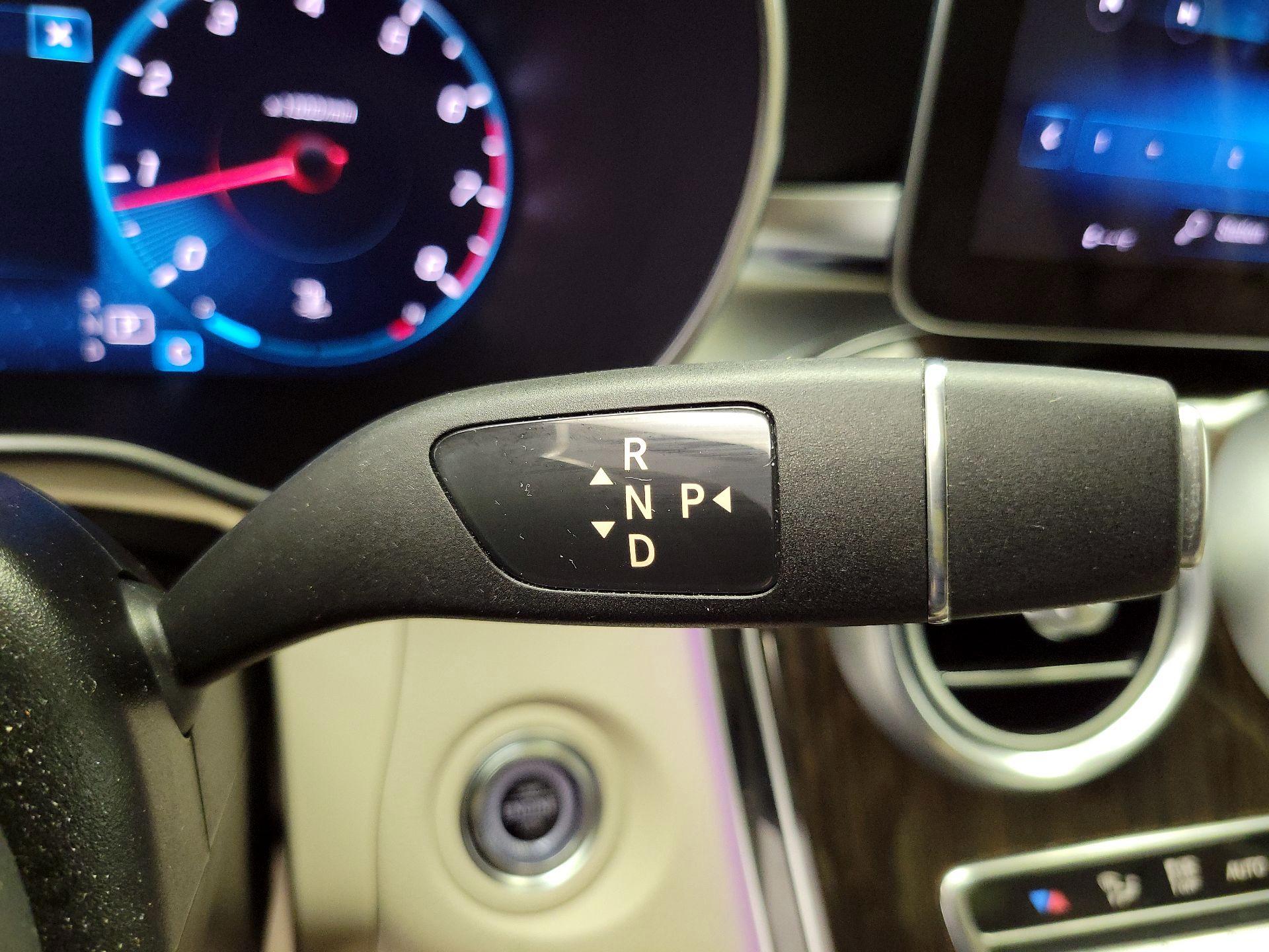 Thumbnail: 2022 Mercedes-Benz GLC - 16