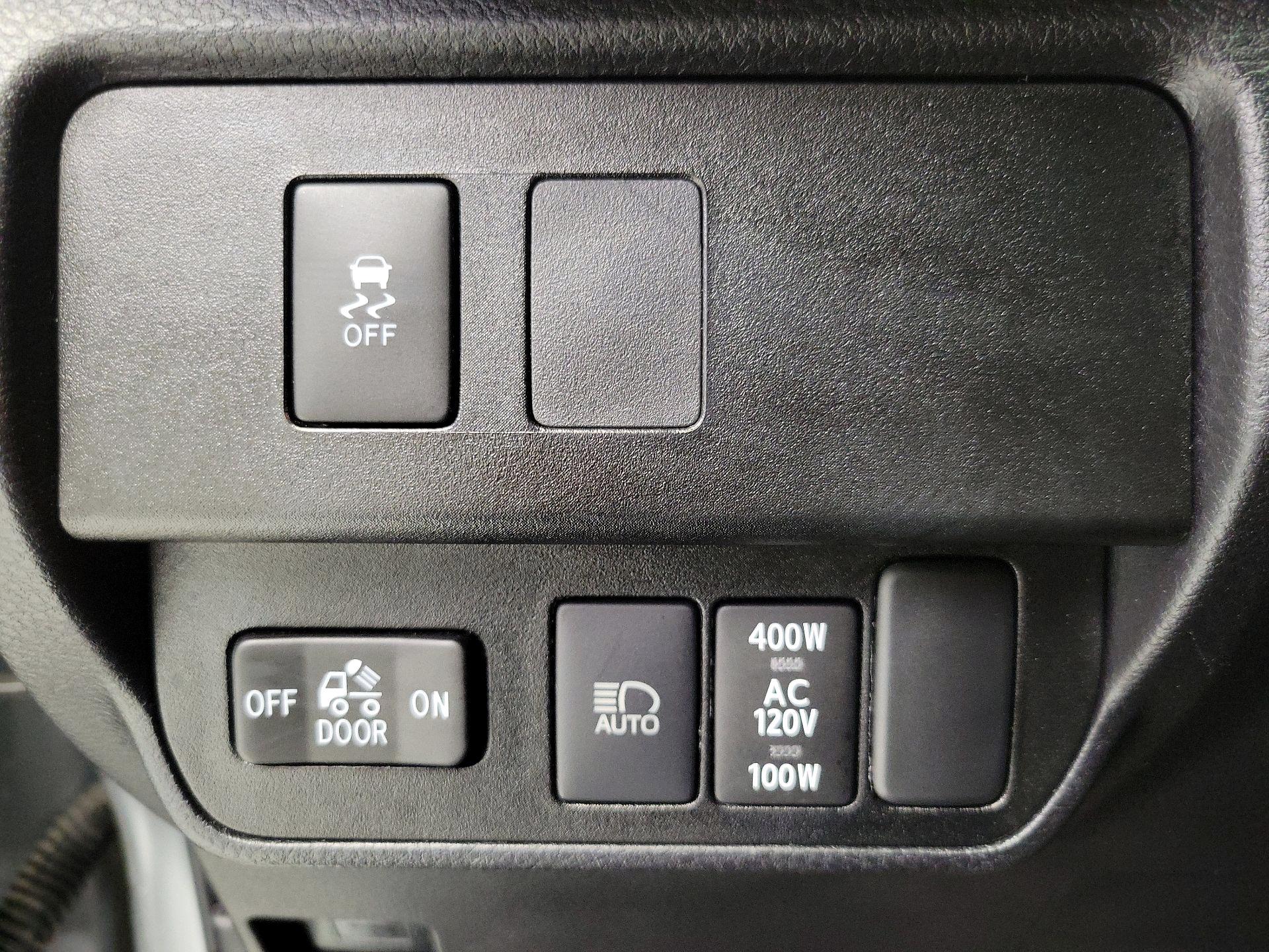 Thumbnail: 2022 Toyota Tacoma - 13