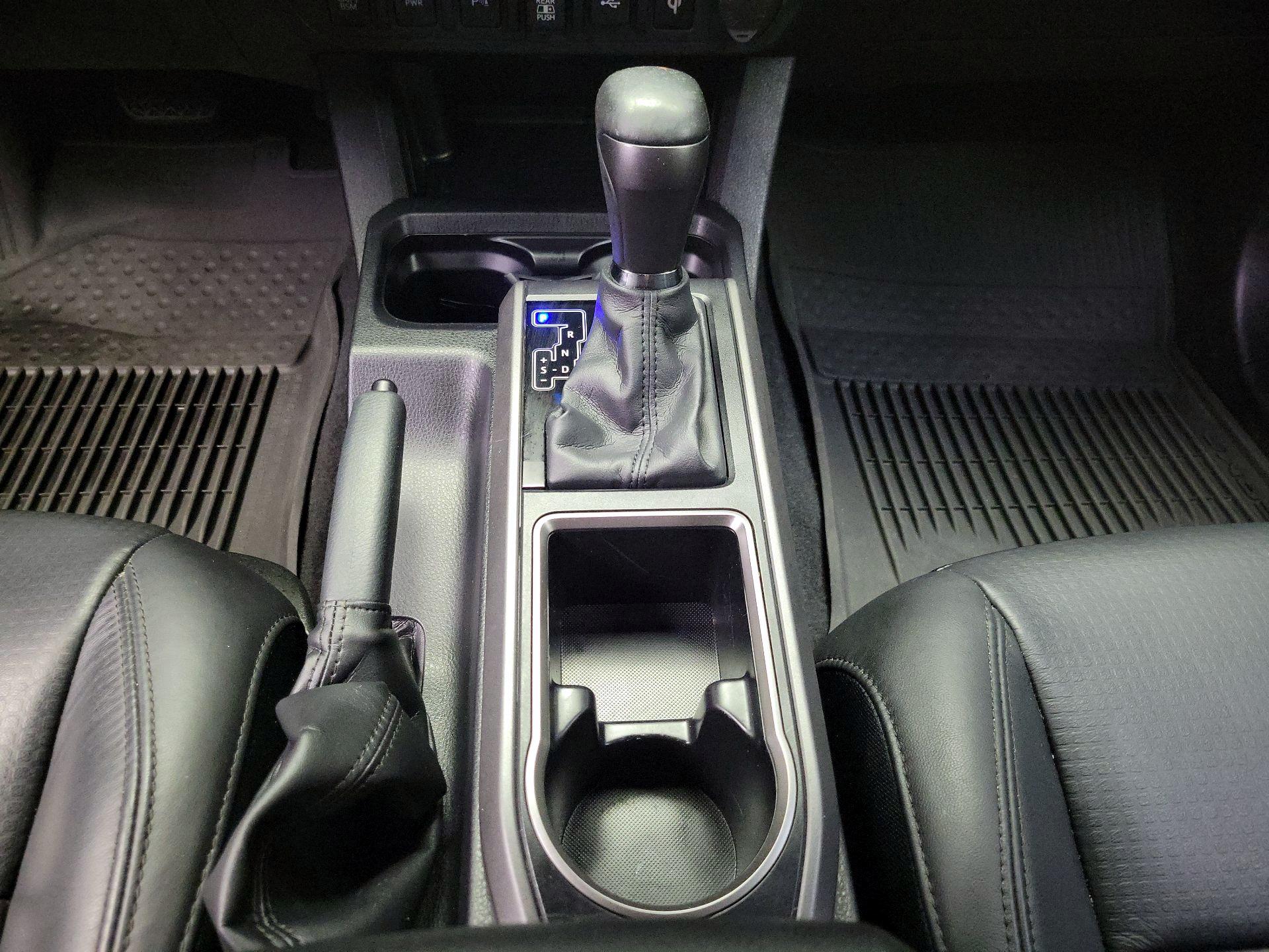 Thumbnail: 2022 Toyota Tacoma - 18