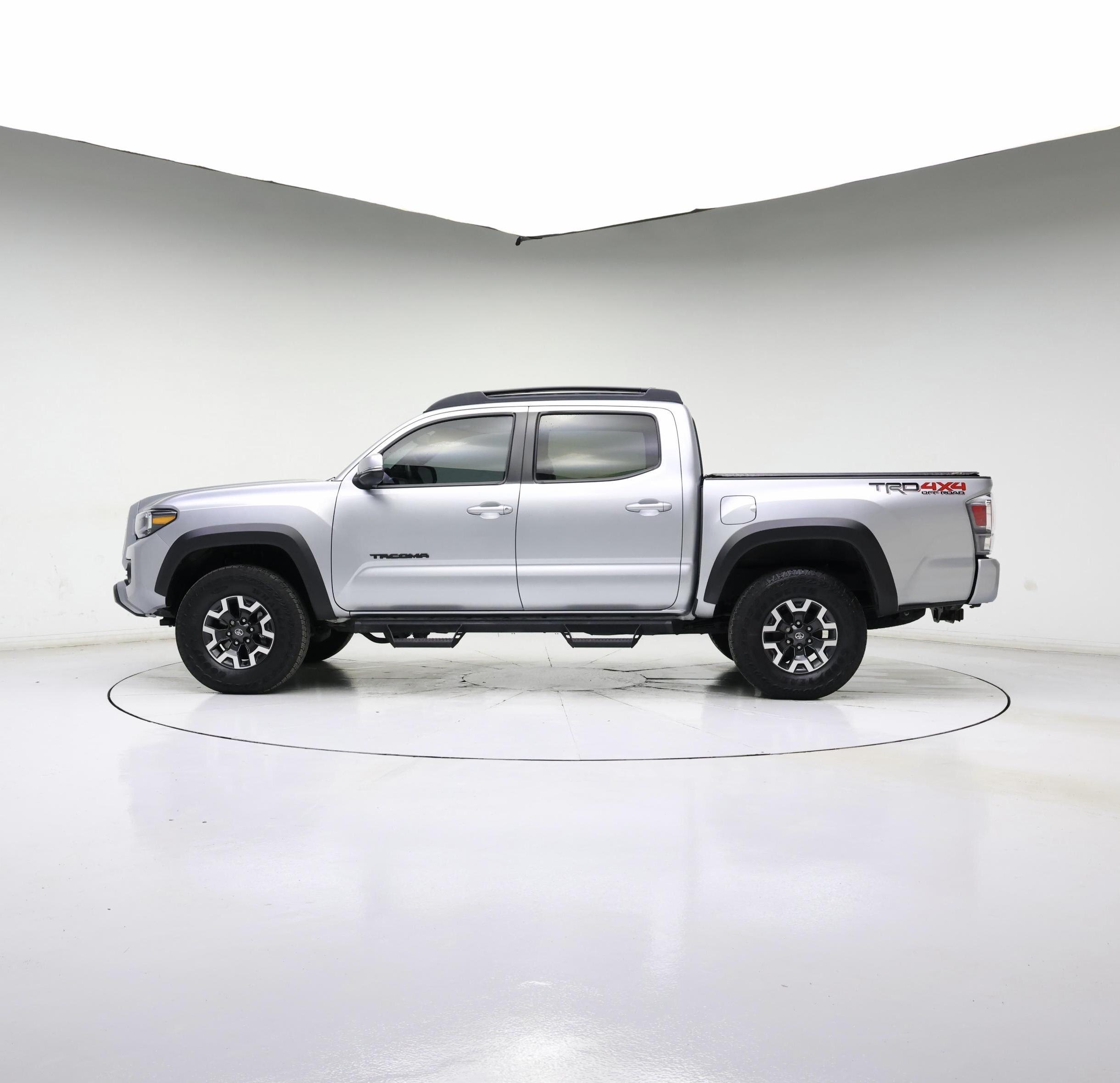 Thumbnail: 2022 Toyota Tacoma - 3