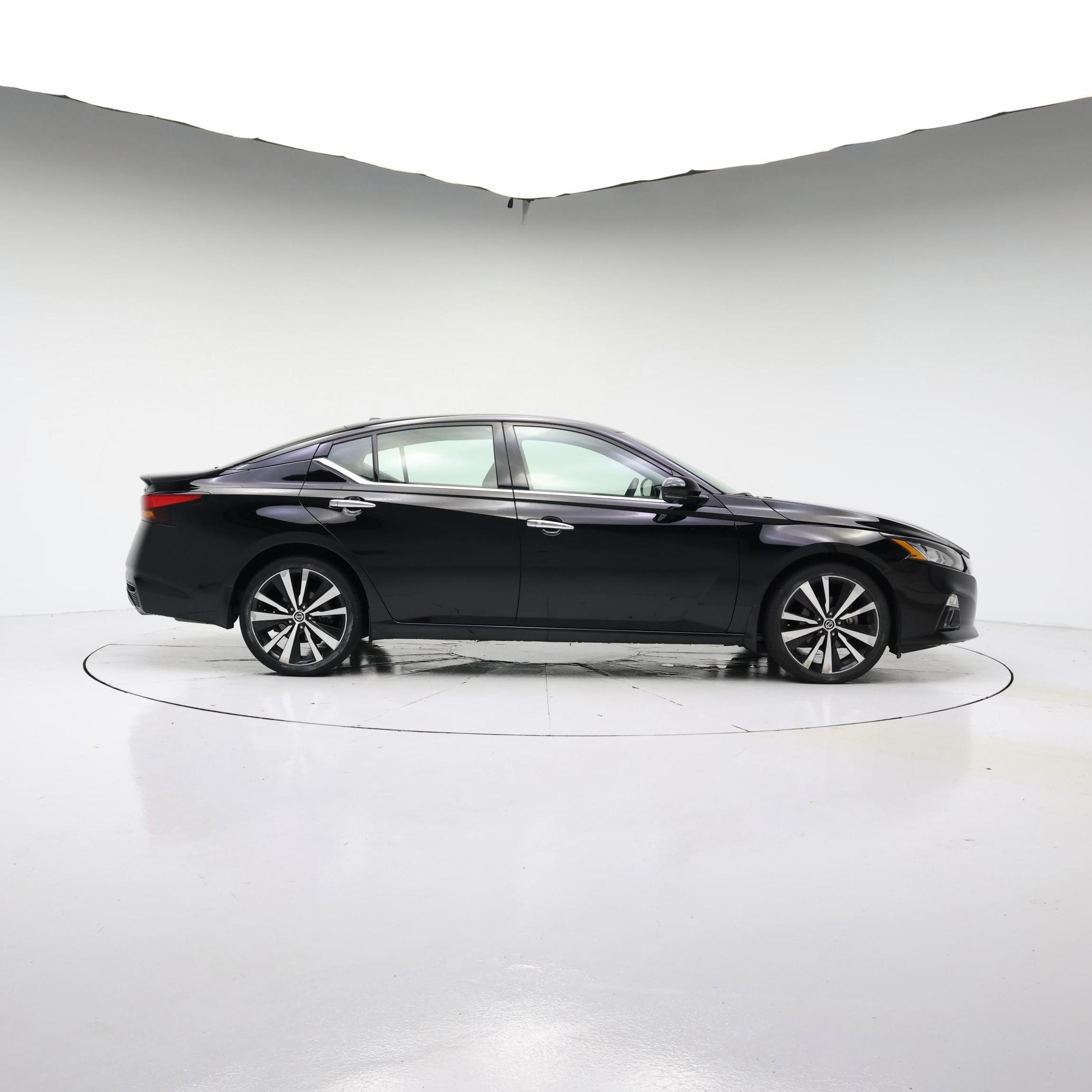 Thumbnail: 2019 Nissan Altima - 7
