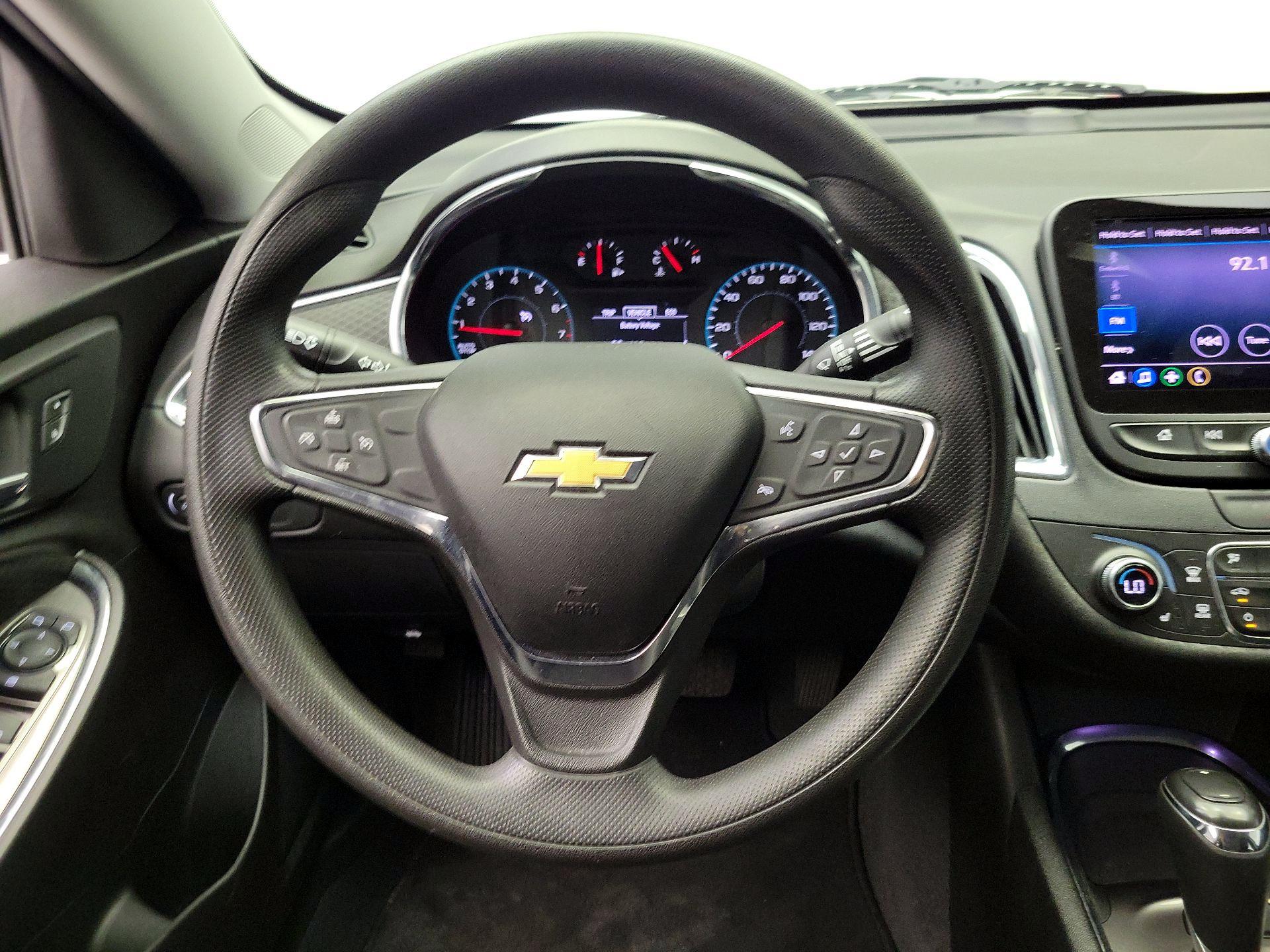 Thumbnail: 2019 Chevrolet Malibu - 10