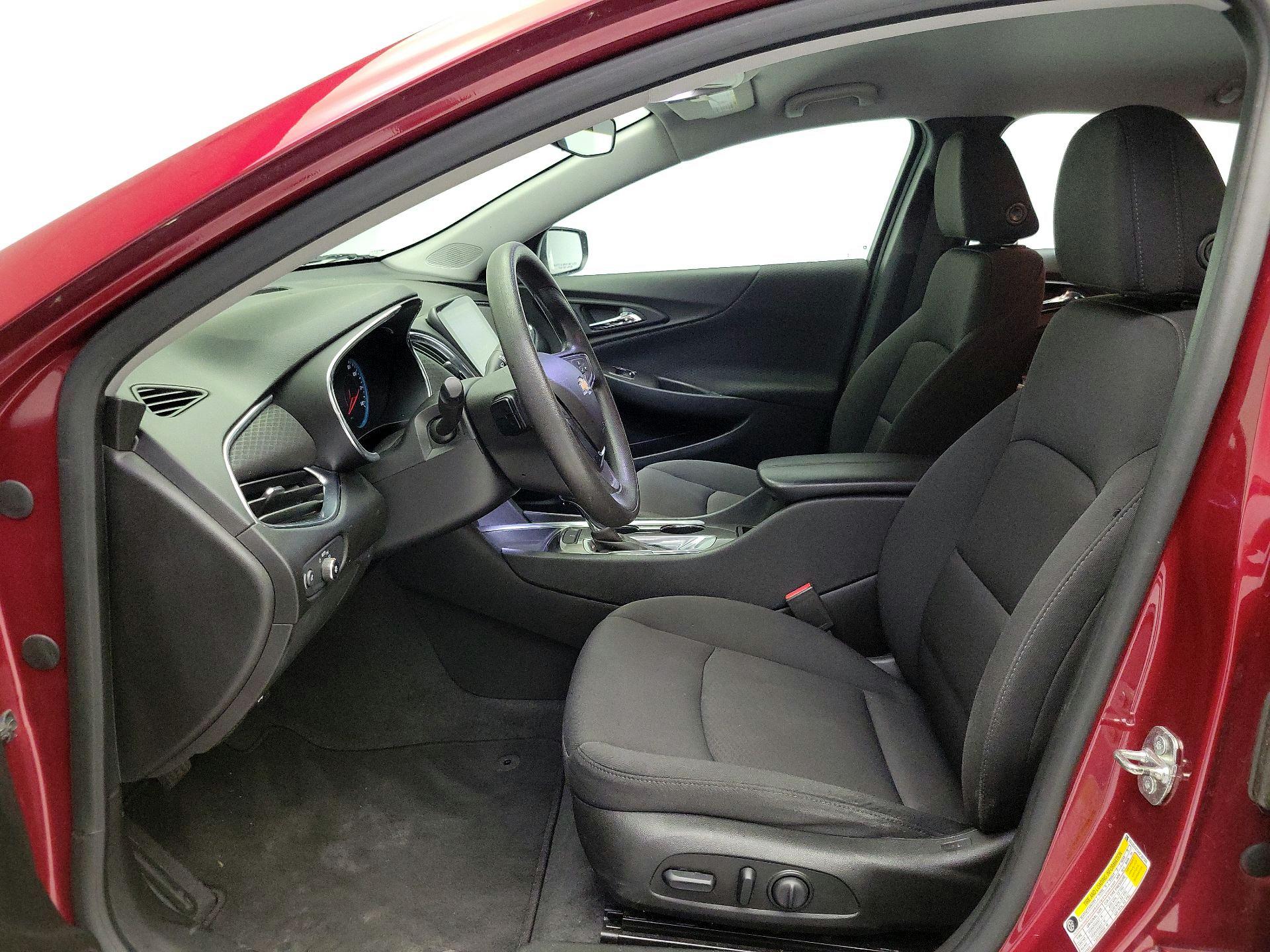 Thumbnail: 2019 Chevrolet Malibu - 11