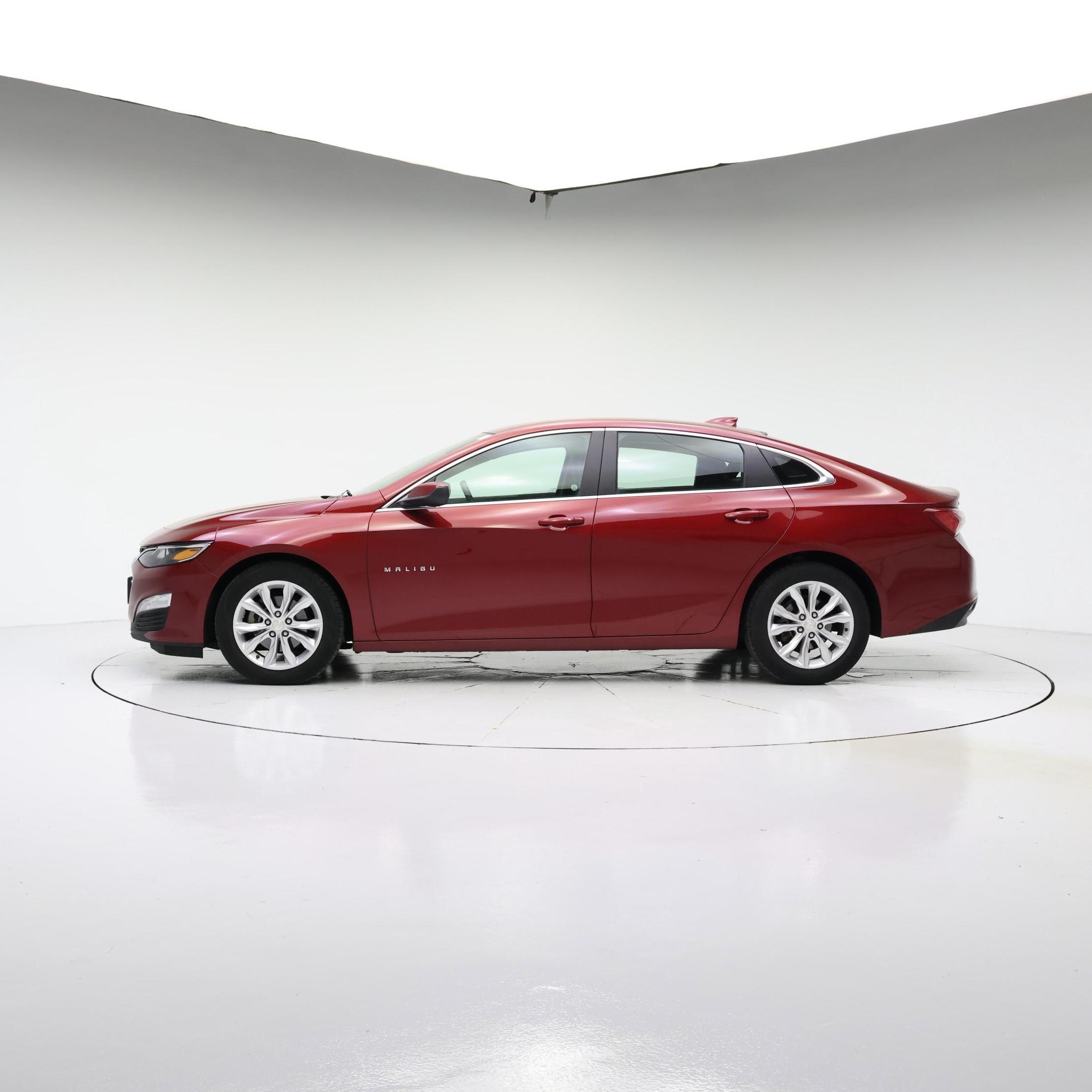 Thumbnail: 2019 Chevrolet Malibu - 3
